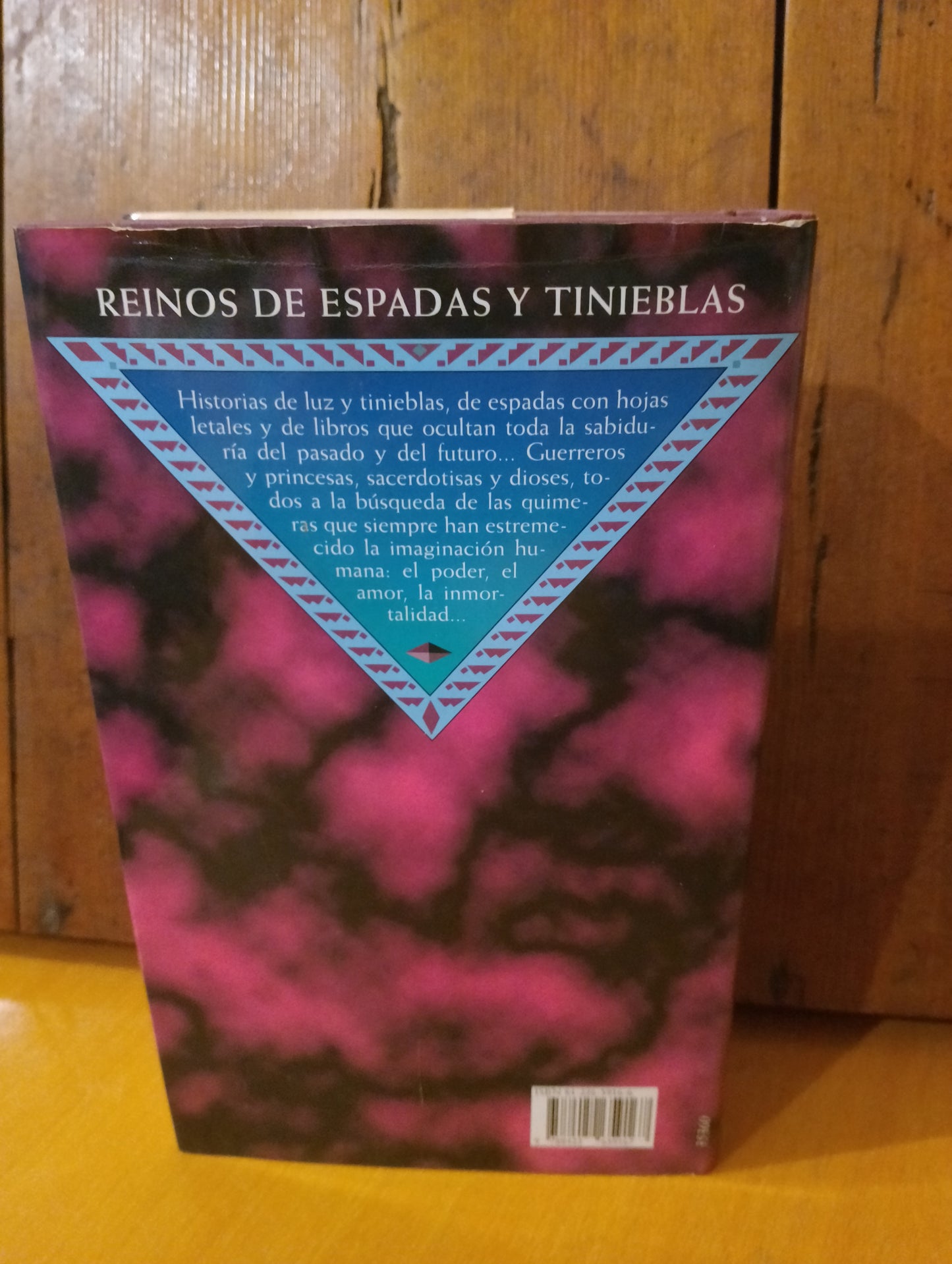 Crónicas de Elric de Melnibone tomo 2. Michael Moorcock