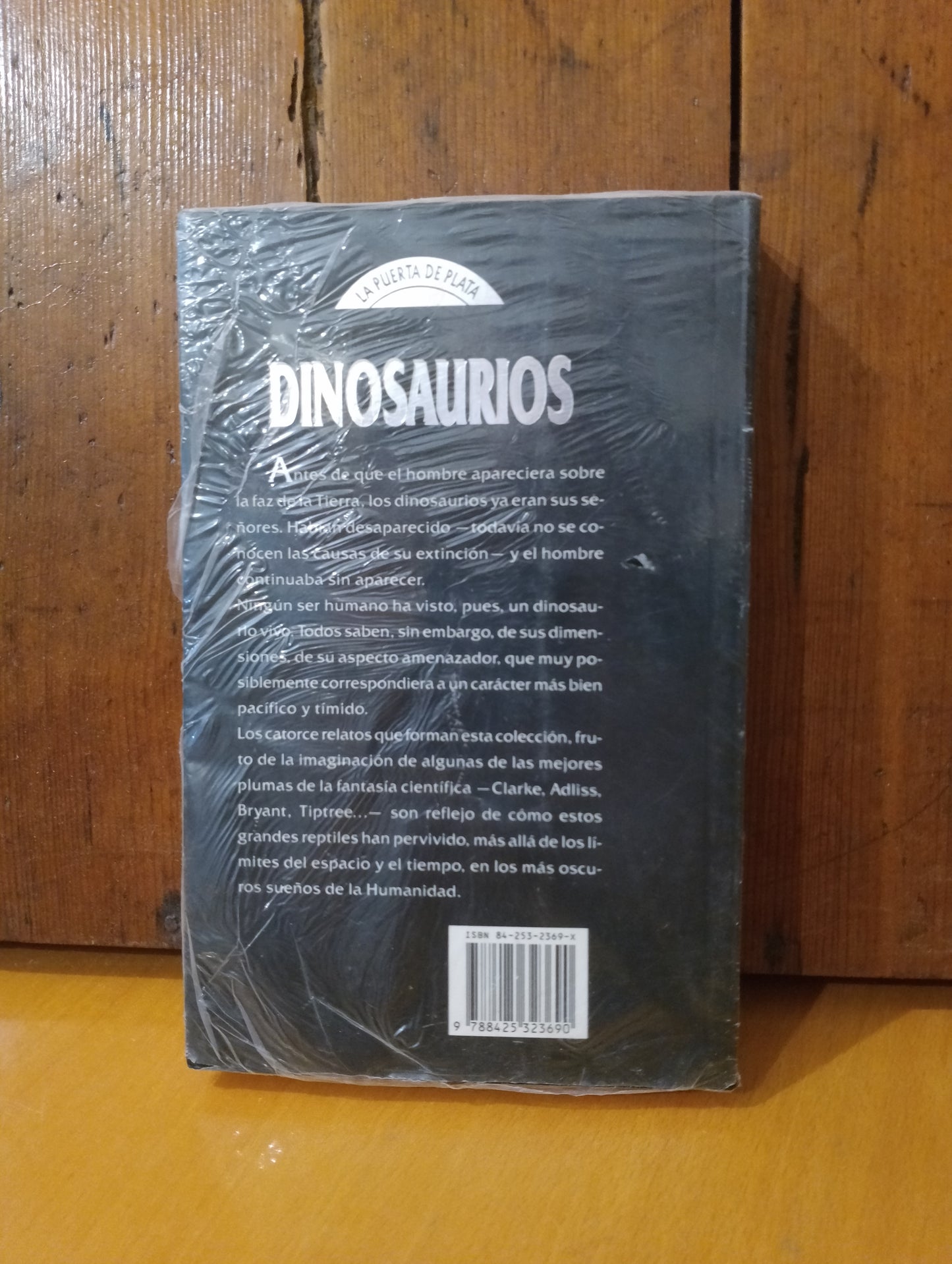Dinosaurios. Arthur C Clarke y otros
