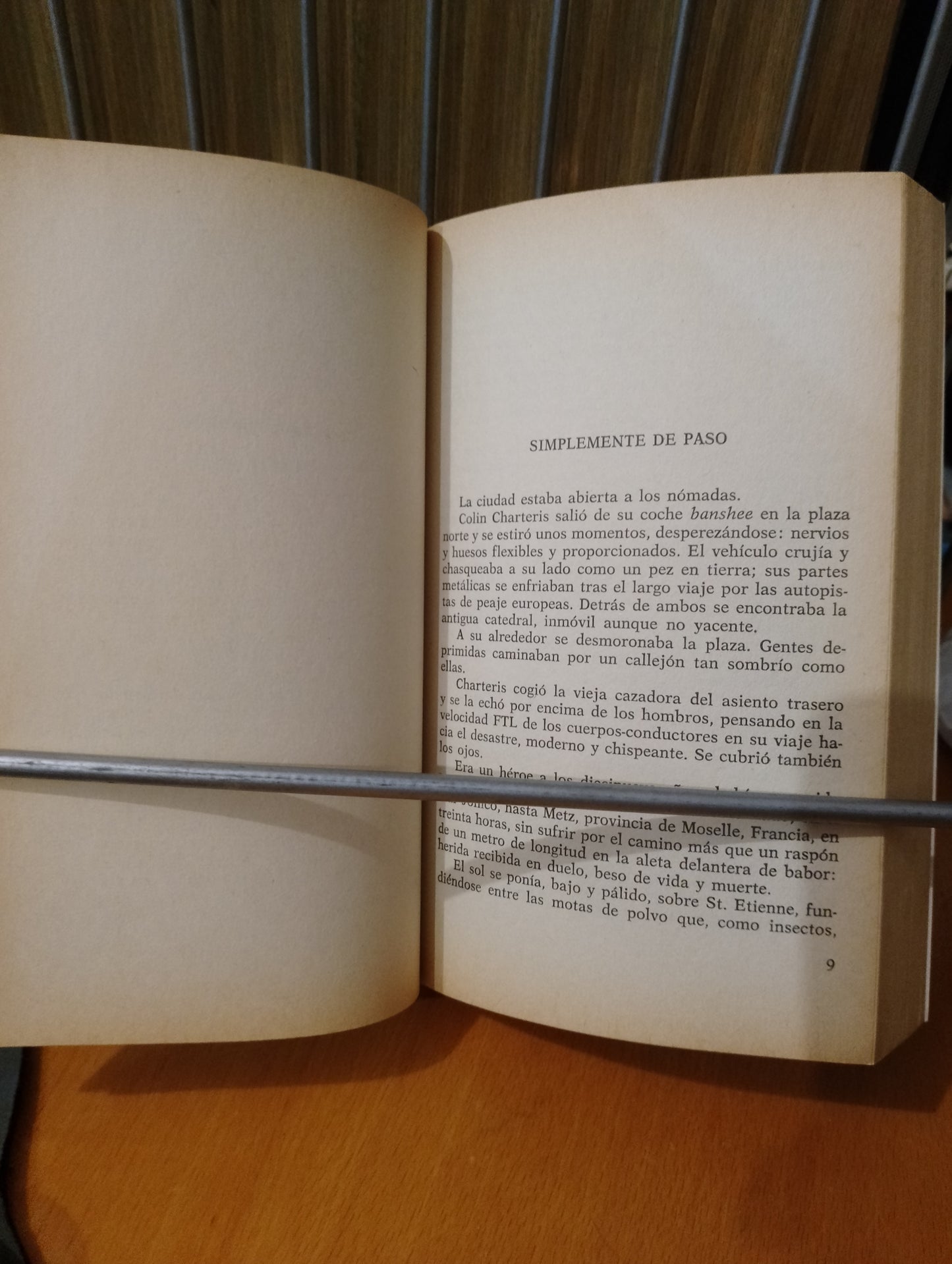 A cabeza descalza. Brian W Aldiss