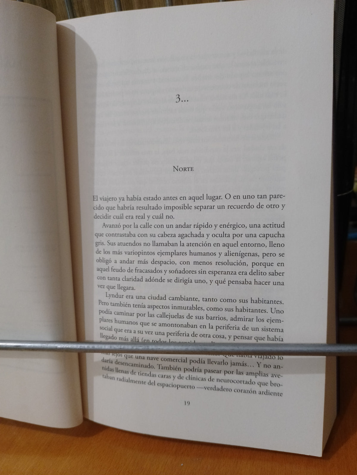 Crónicas del multiverso. Víctor Conde