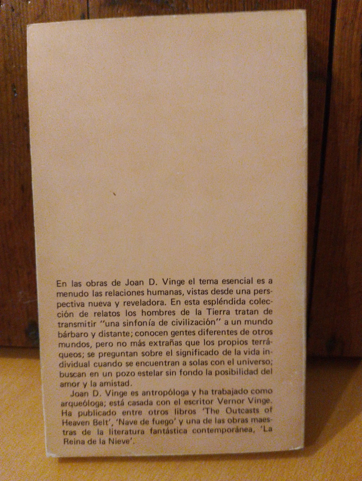 Ojos de ambar. Joan D. Vinge