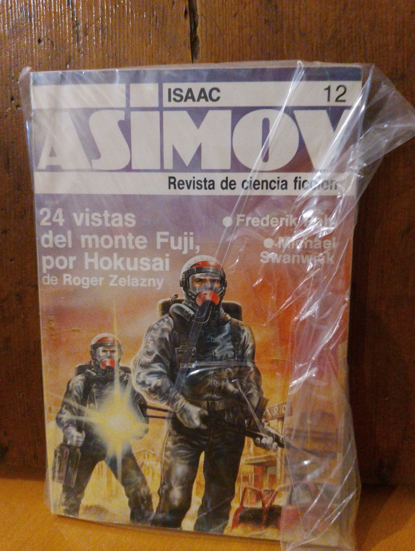 24 vistas del monte Fuji, por Hokusai. Roger Zelazny