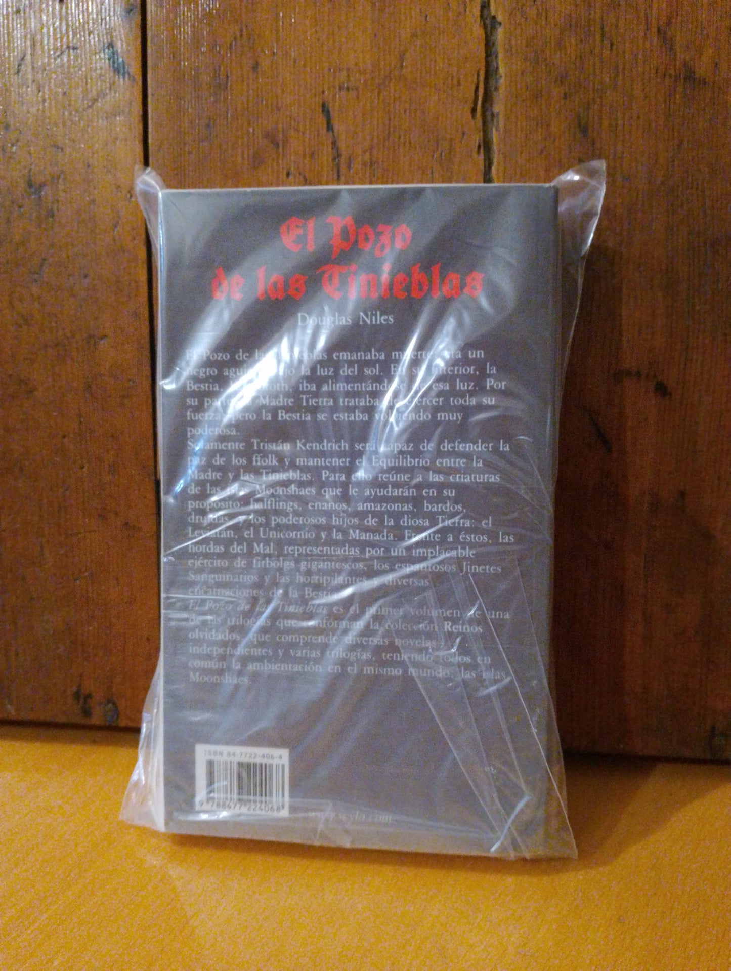 El pozo de las tinieblas. Douglas Miles