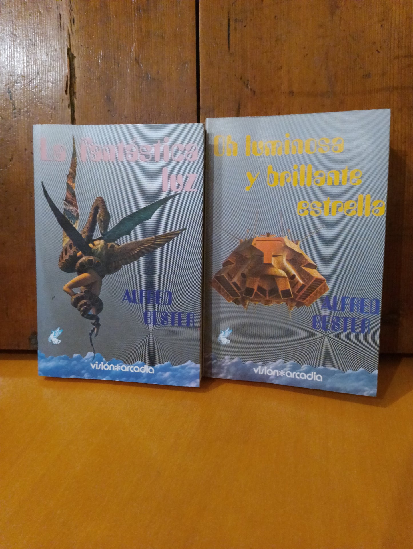 La fantástica luz. Oh, luminosa y brillante estrella. Alfred Bester