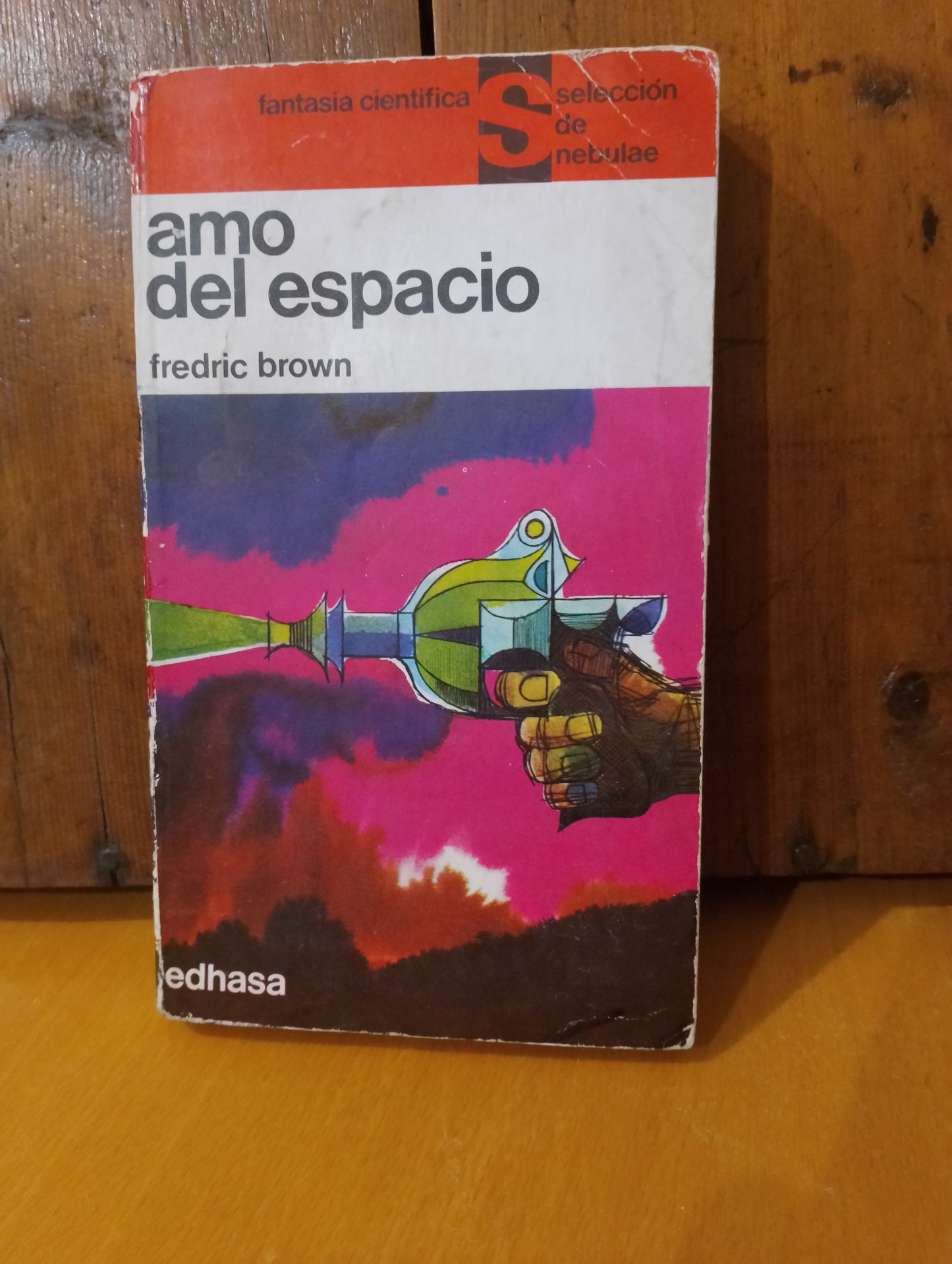 Amo del espacio. Fredric Brown