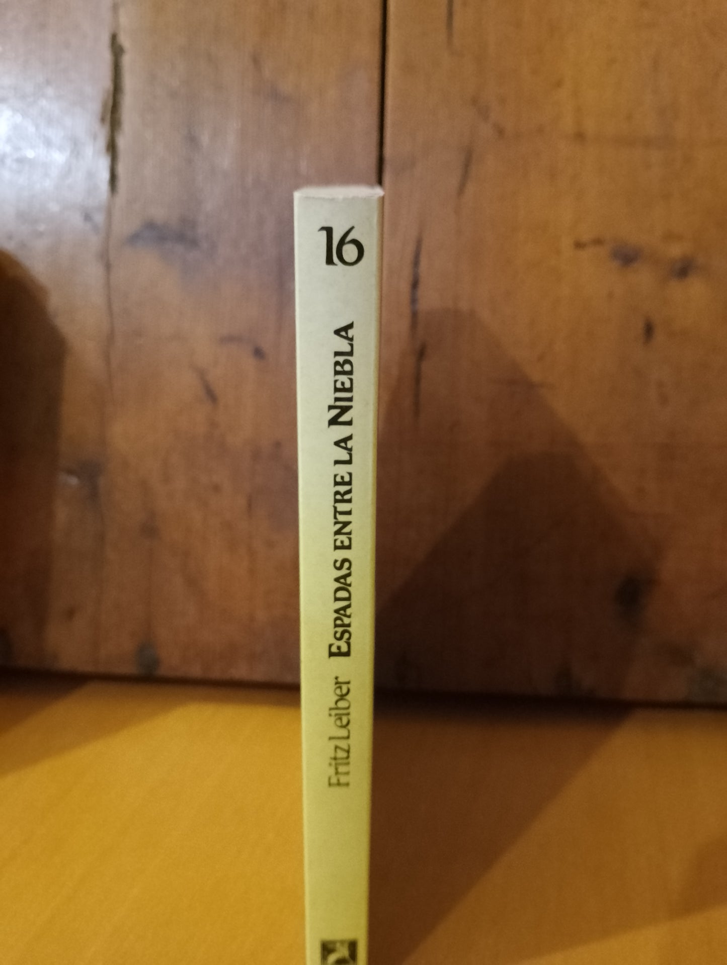 Espadas entre la niebla. Fritz Leiber