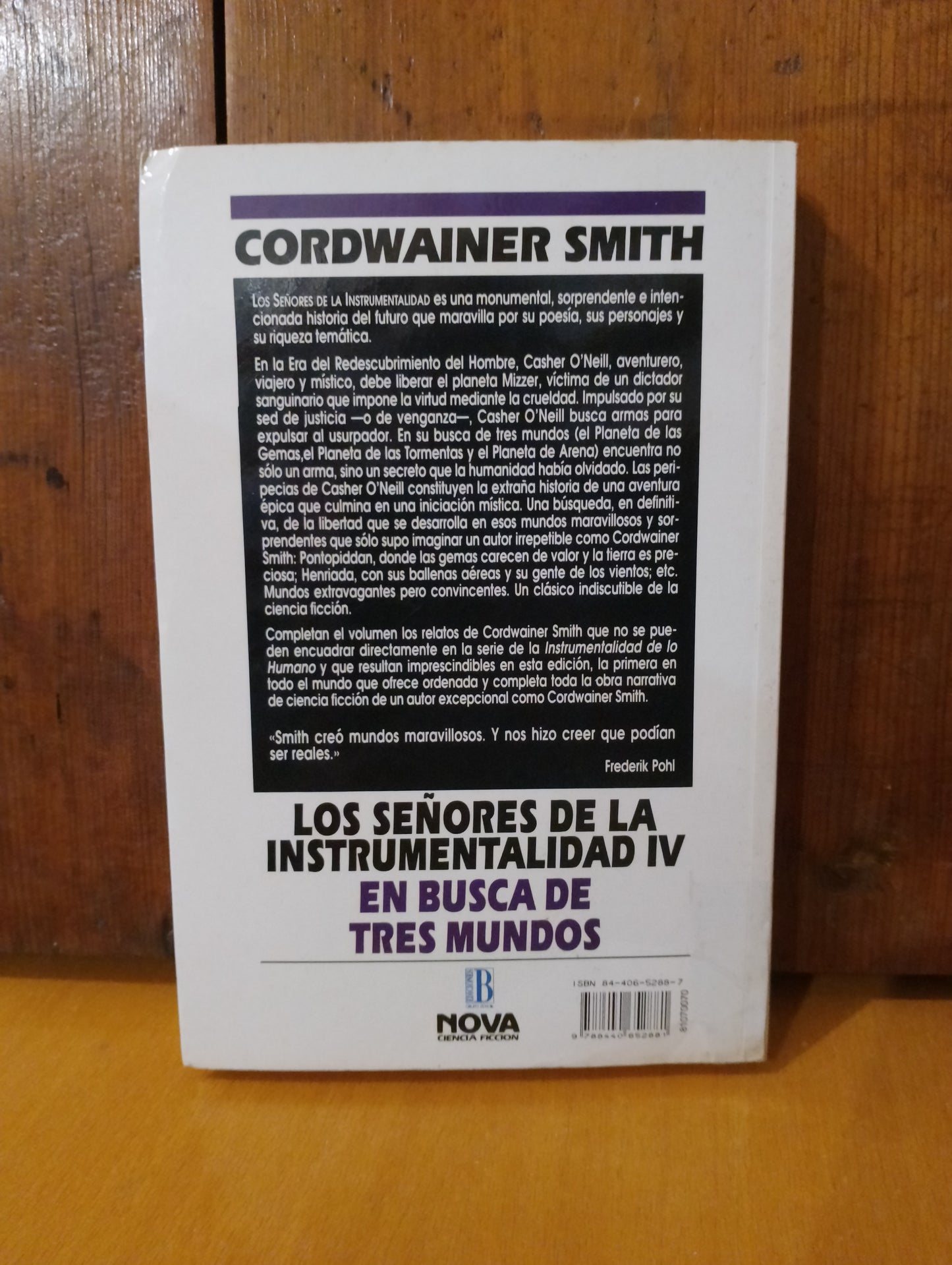 En busca de tres mundos. Cordwainer Smith