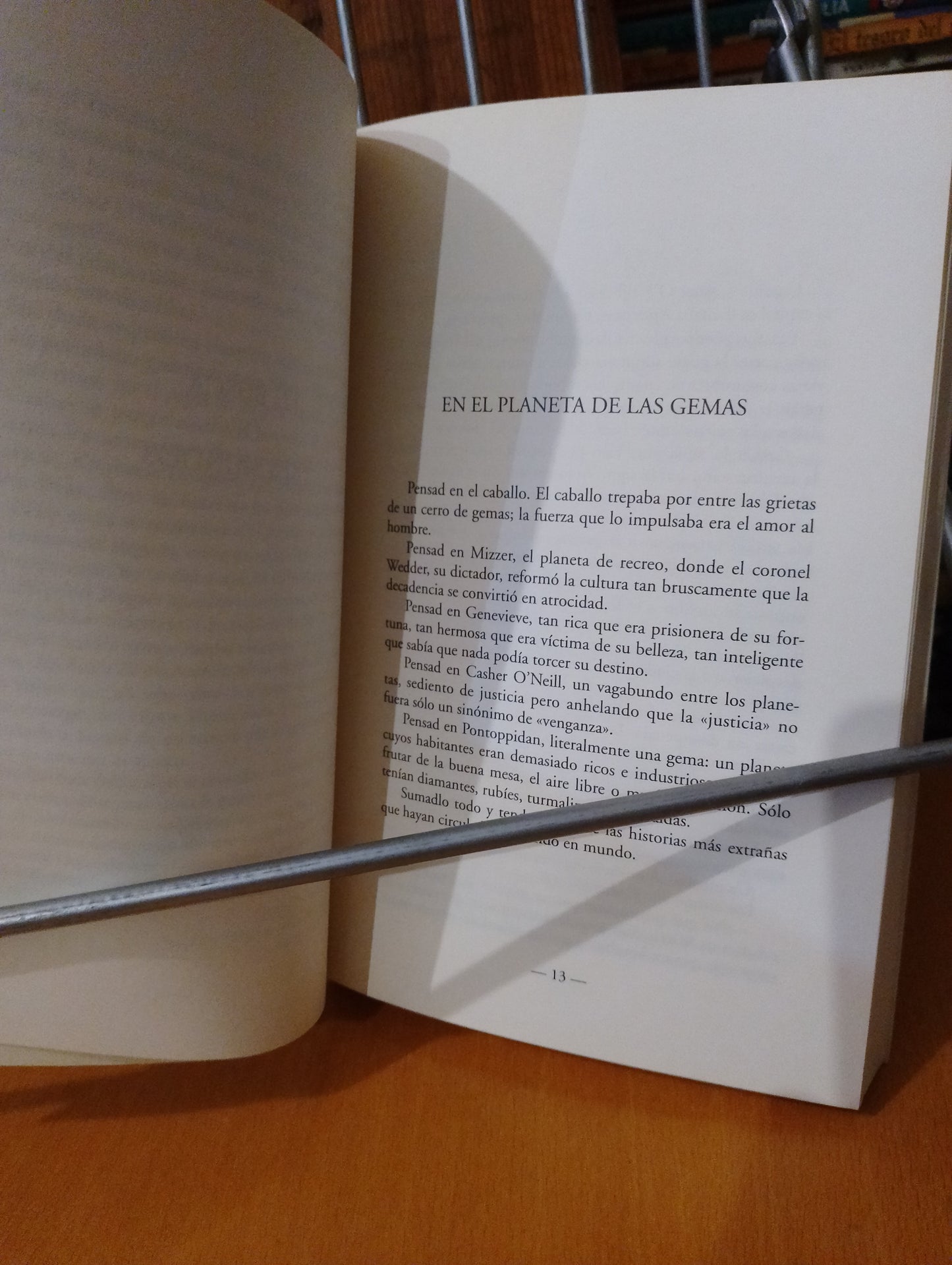En busca de tres mundos. Cordwainer Smith
