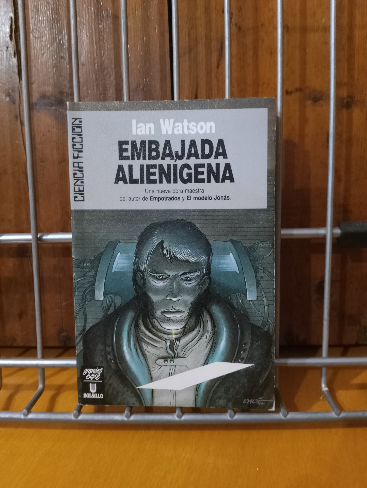 Embajada alienígena. Ian Watson