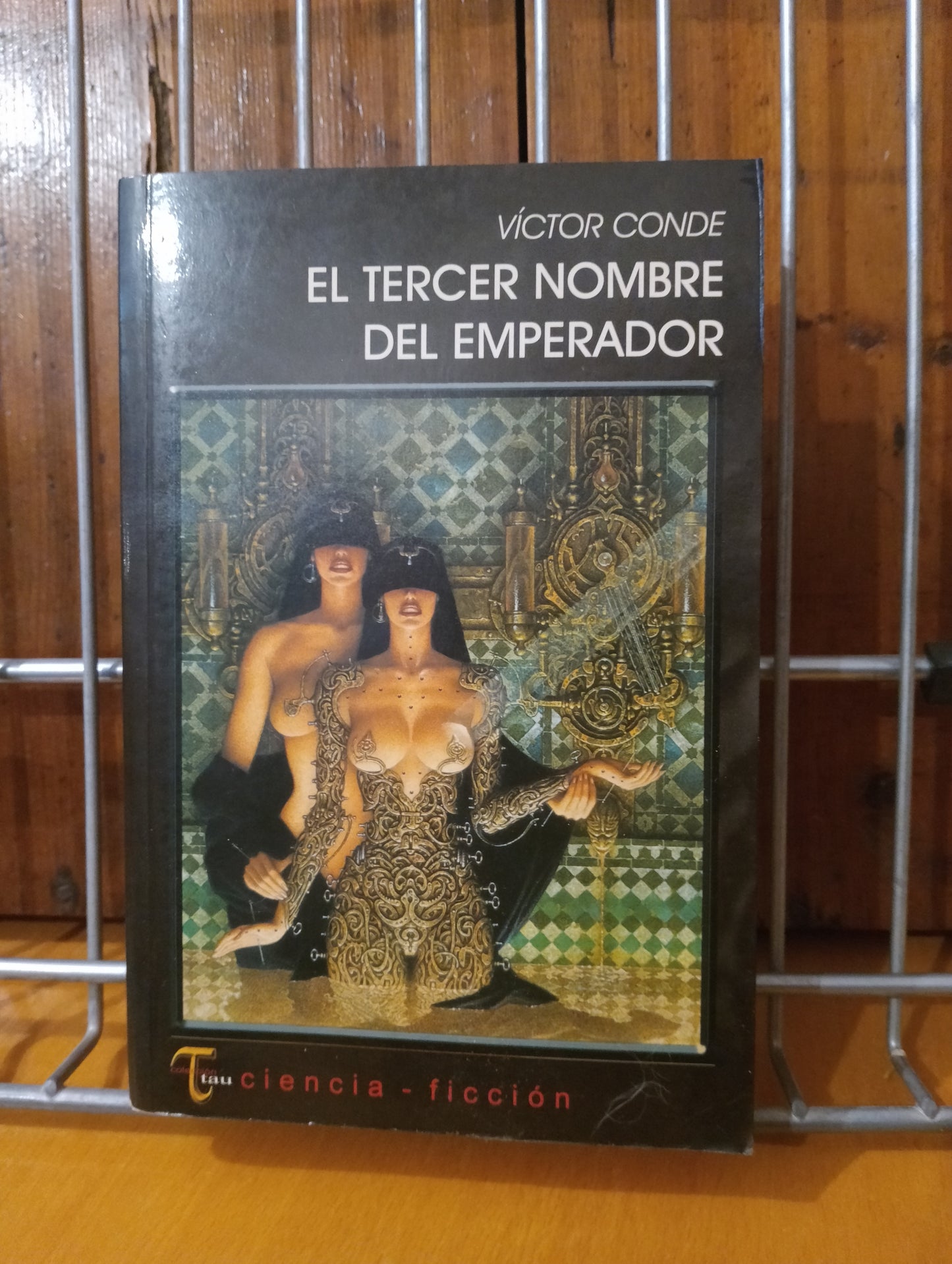 El tercer nombre del emperador. Víctor Conde