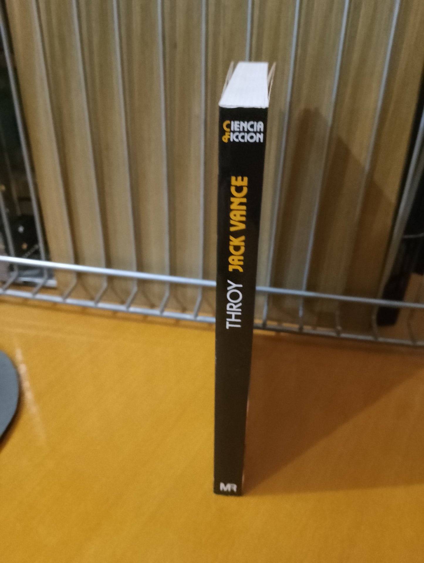 Throy. Crónicas de Cadwal. Jack Vance