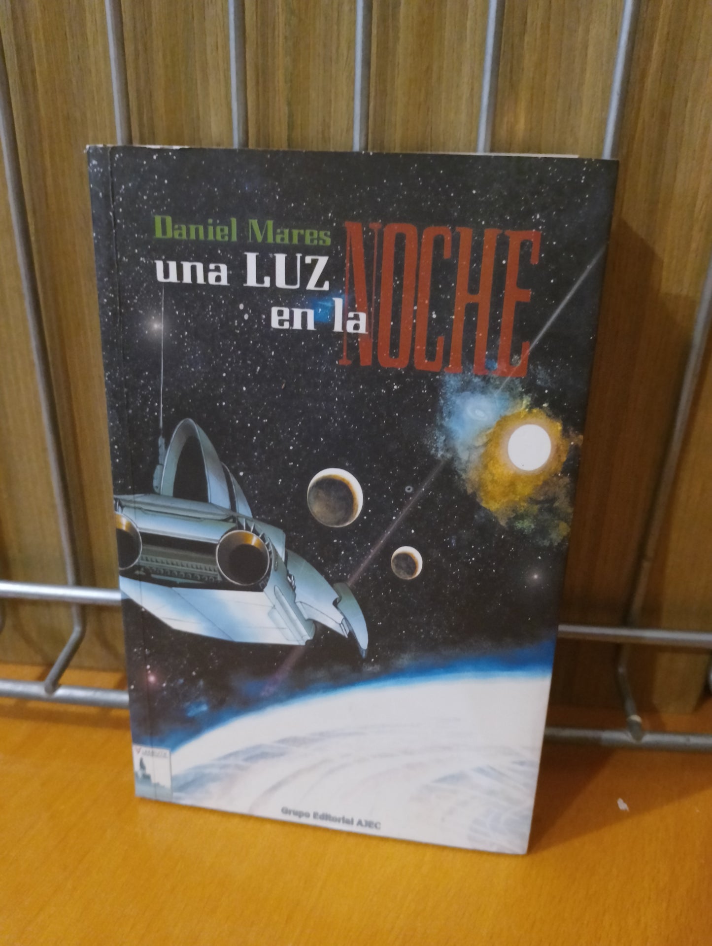Una luz en la noche. Daniel Mares