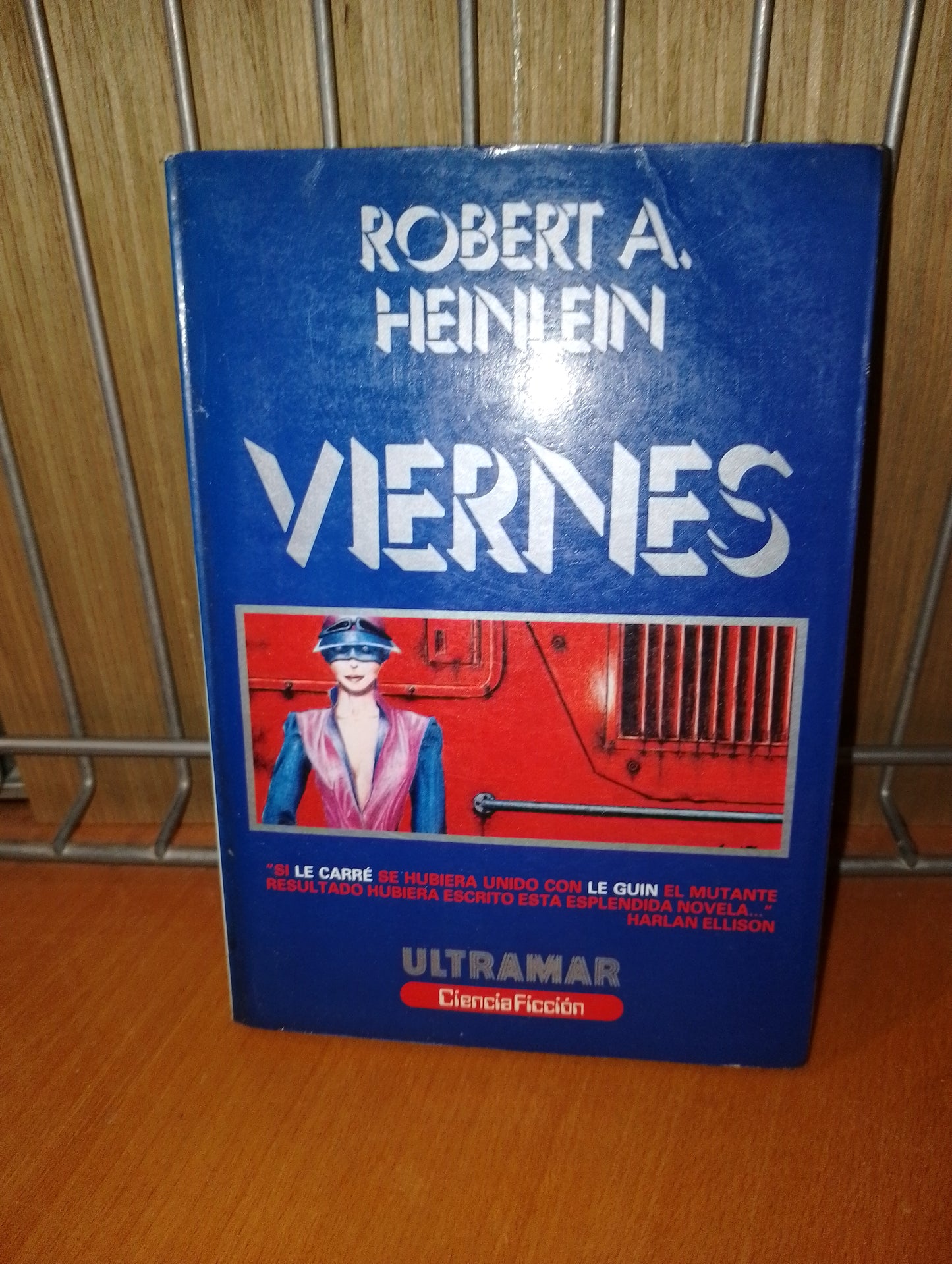 Viernes. Robert A Heinlein