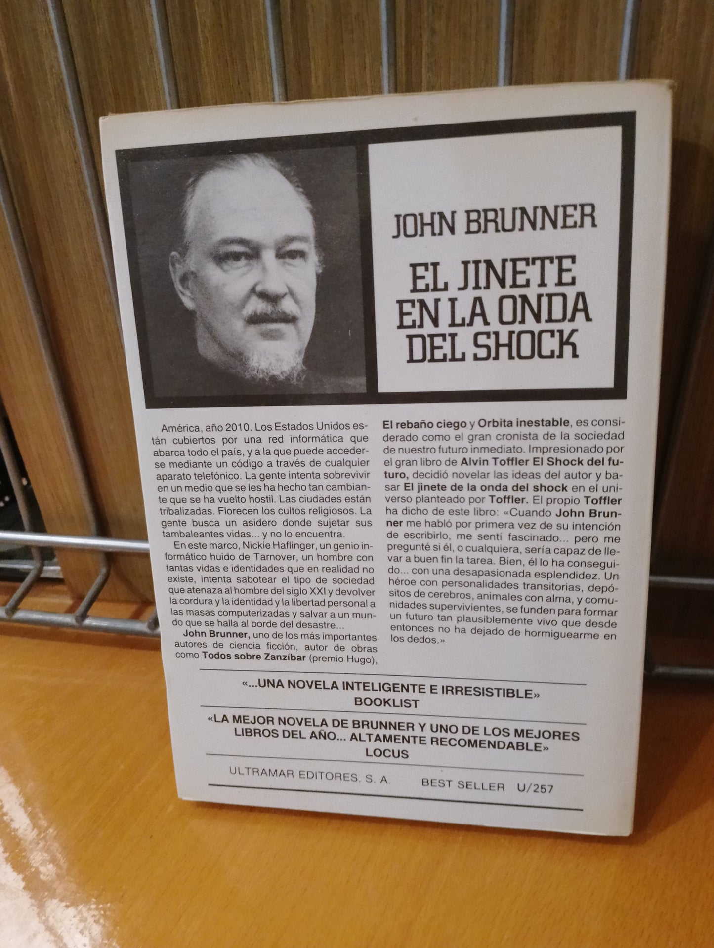 El jinete en la onda de shock. John Brunner