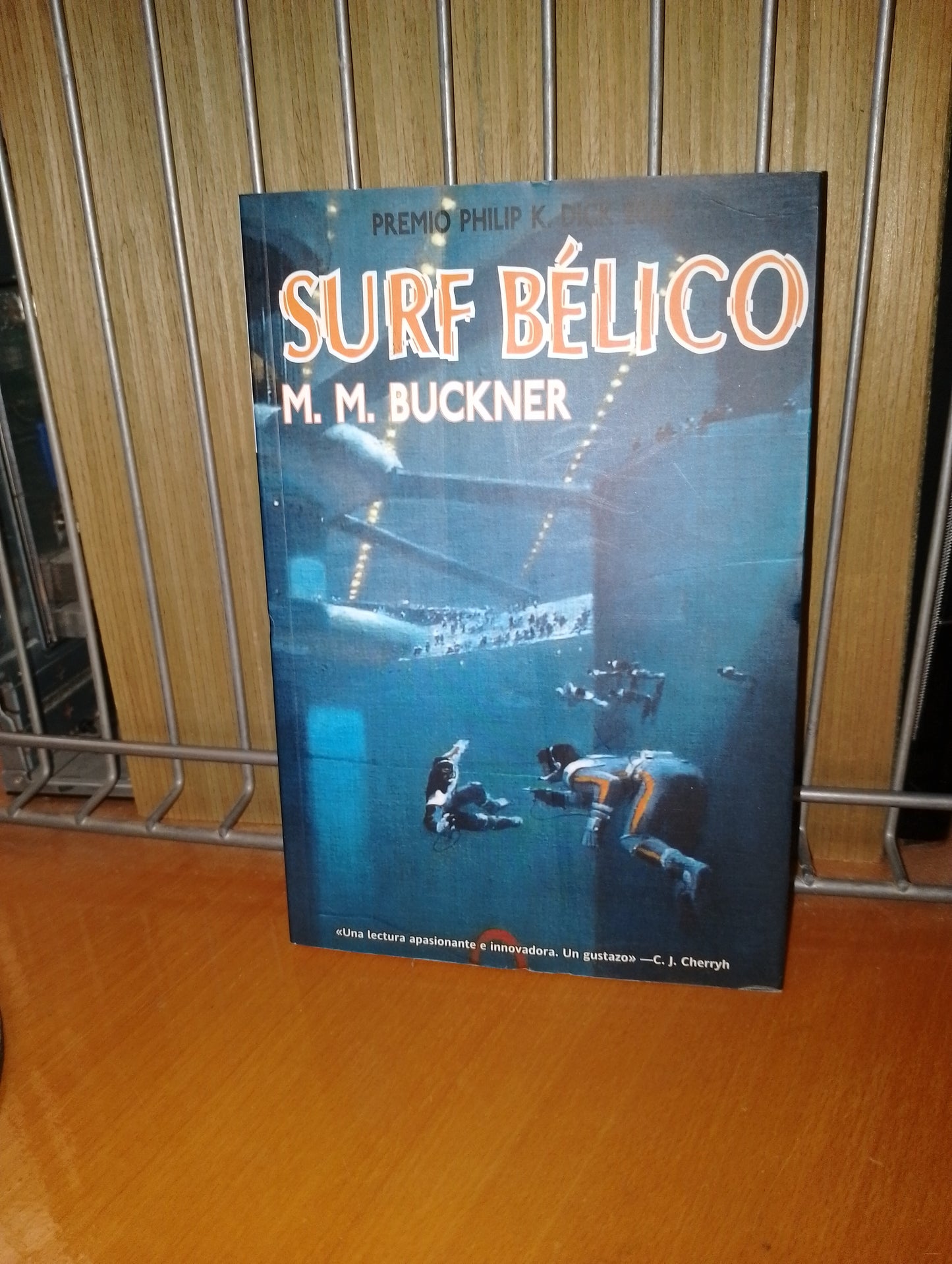 Surf bélico. M.M. Buckner
