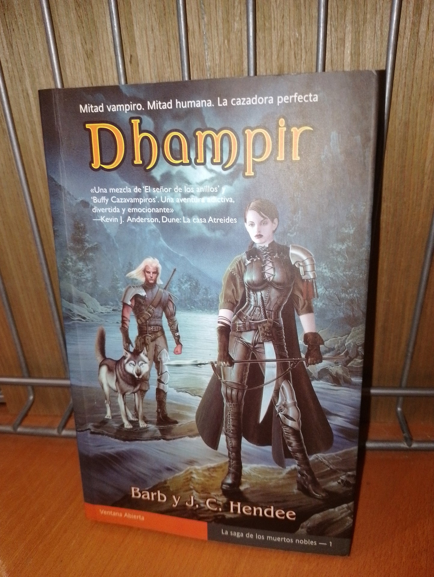 Dhampir. Barb y J. C. Hendee