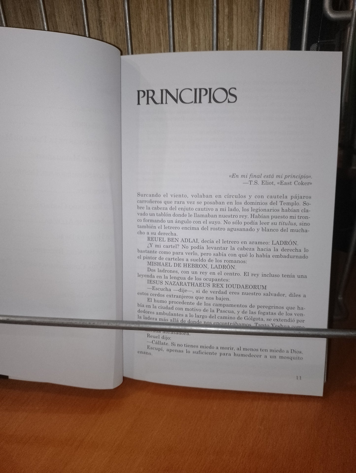 En los suburbios del destino. Michael Bishop