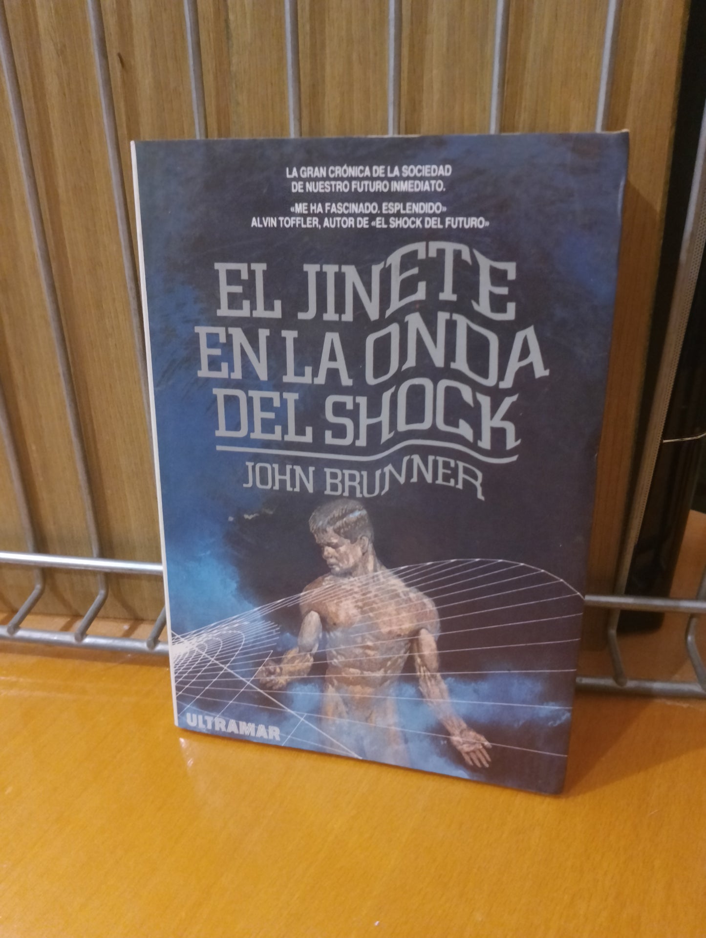 El jinete en la onda de Shock. John Brunner