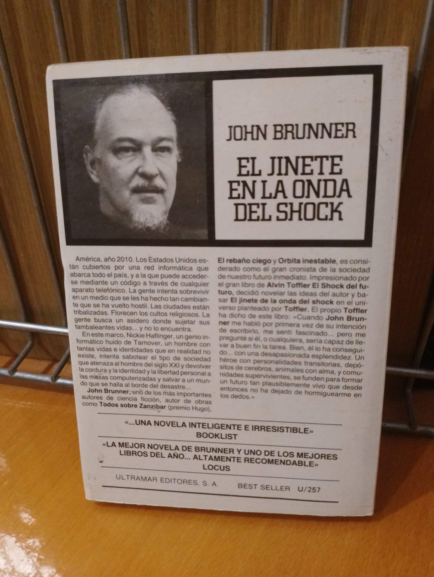 El jinete en la onda de Shock. John Brunner