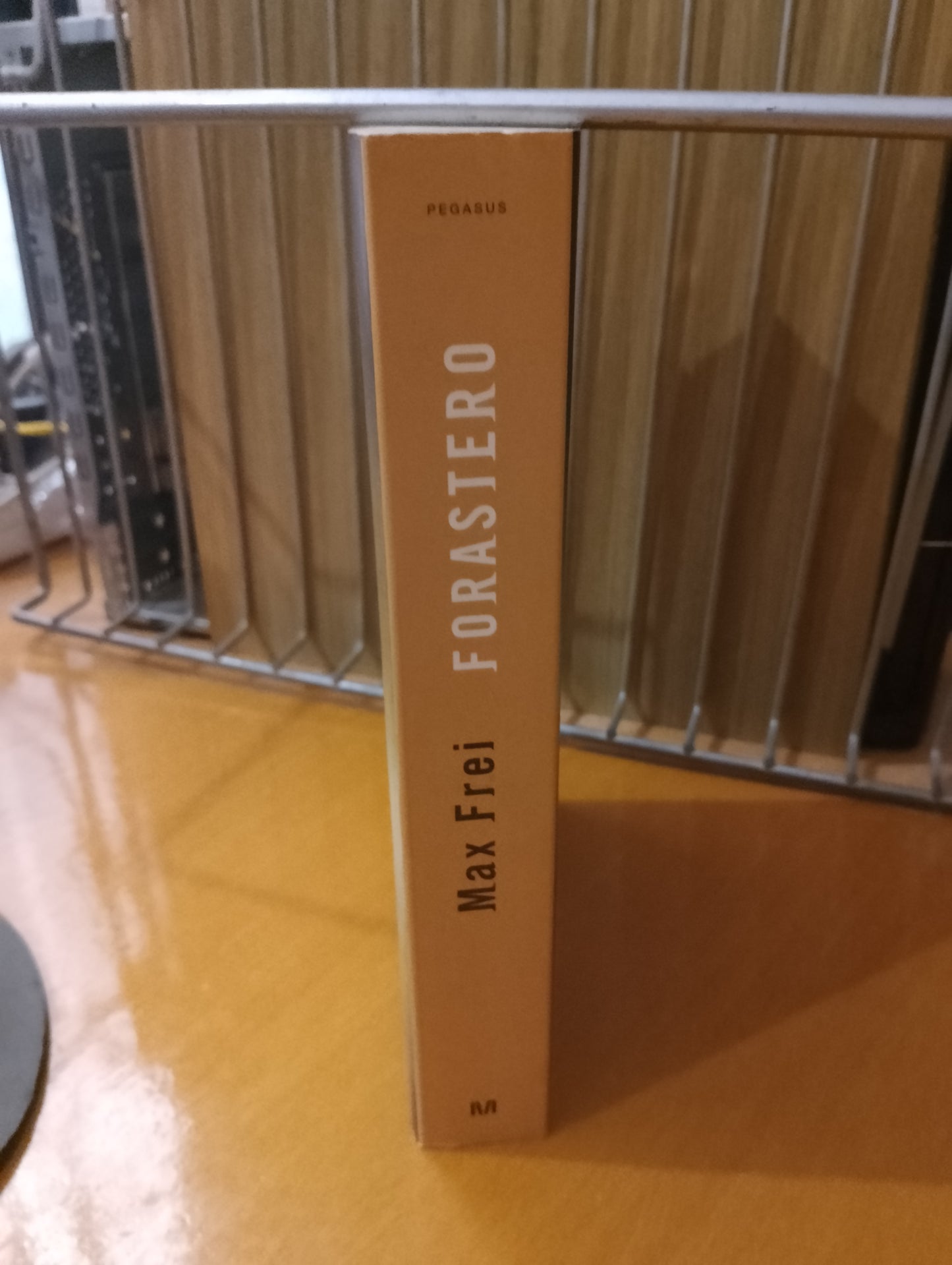 Forastero. Max Frei