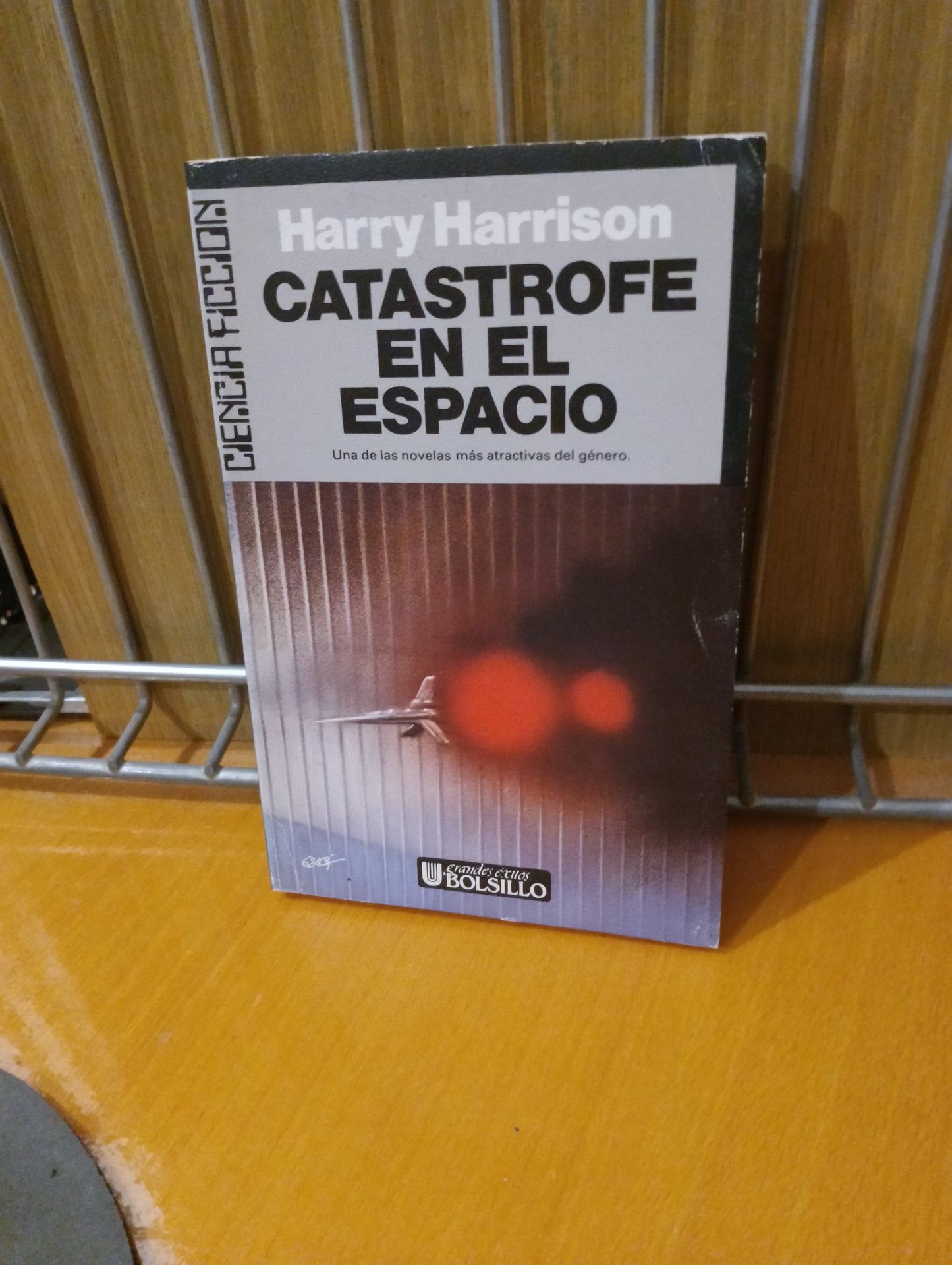 Catastrofe en el espacio. Harry Harrison