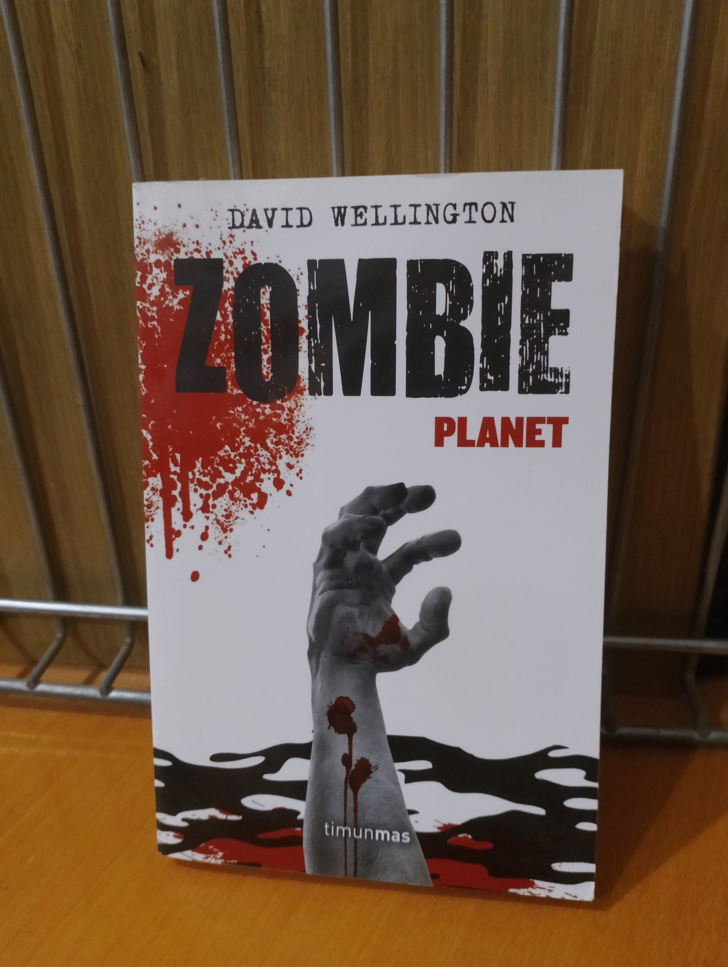 Zombie Planet. David Wellington