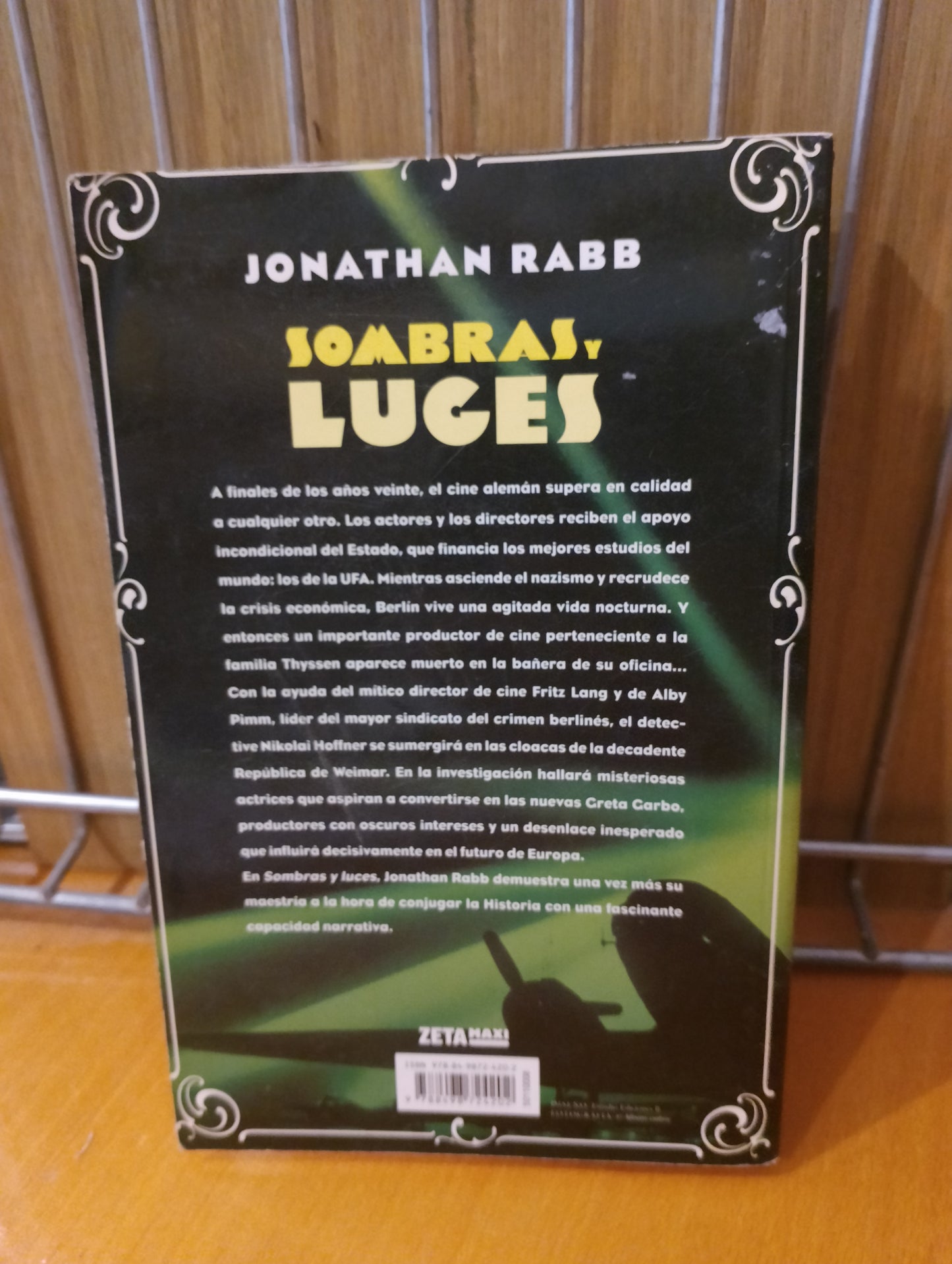 Luces y sombras. Jonathan Rabb