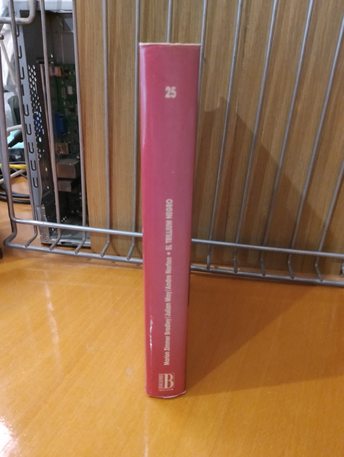 El trillium negro. Marion Zimmer Bradley. Julián May. Andre Norton