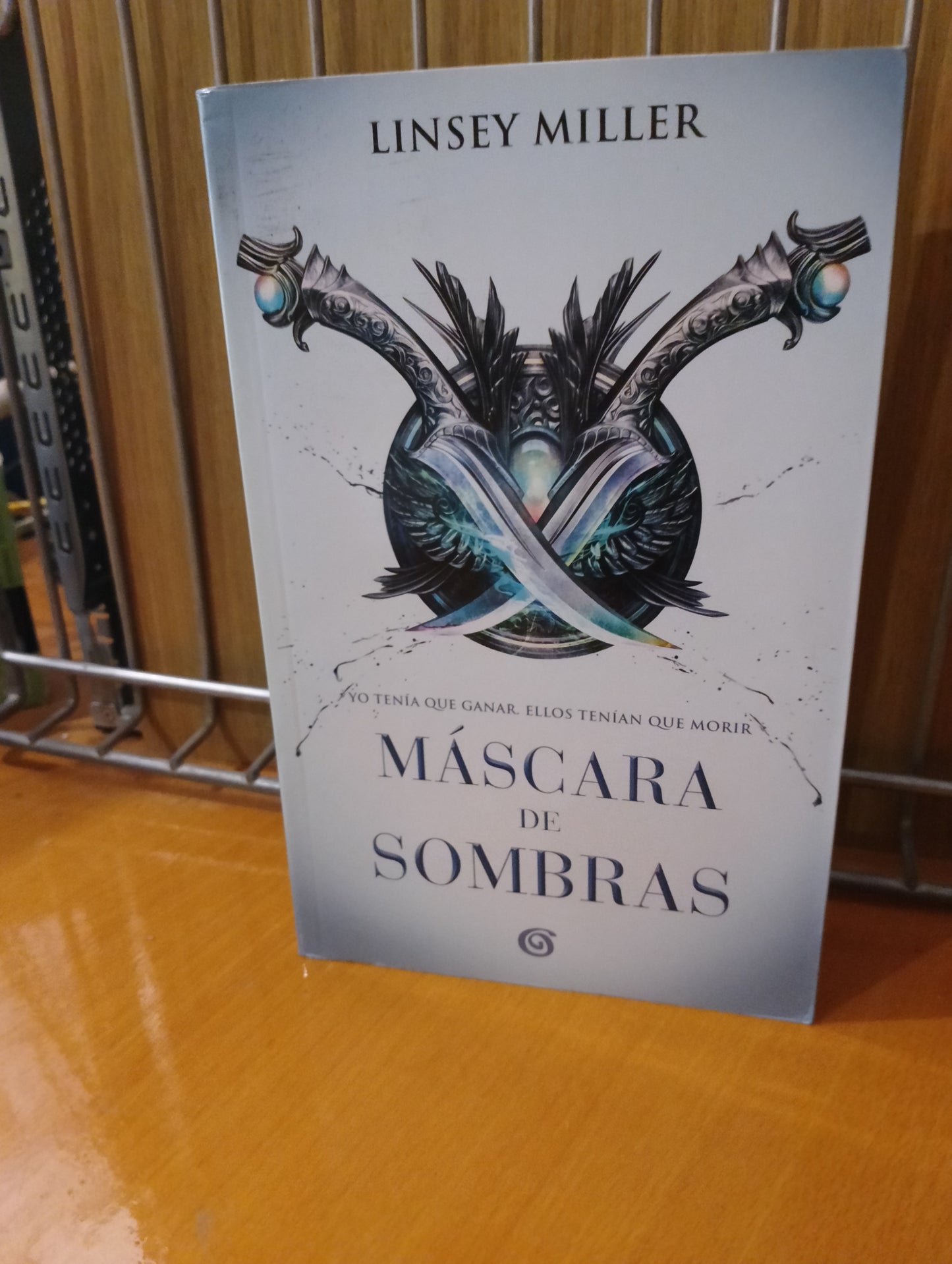 Mascaras de sombras. Lindsey  Miller