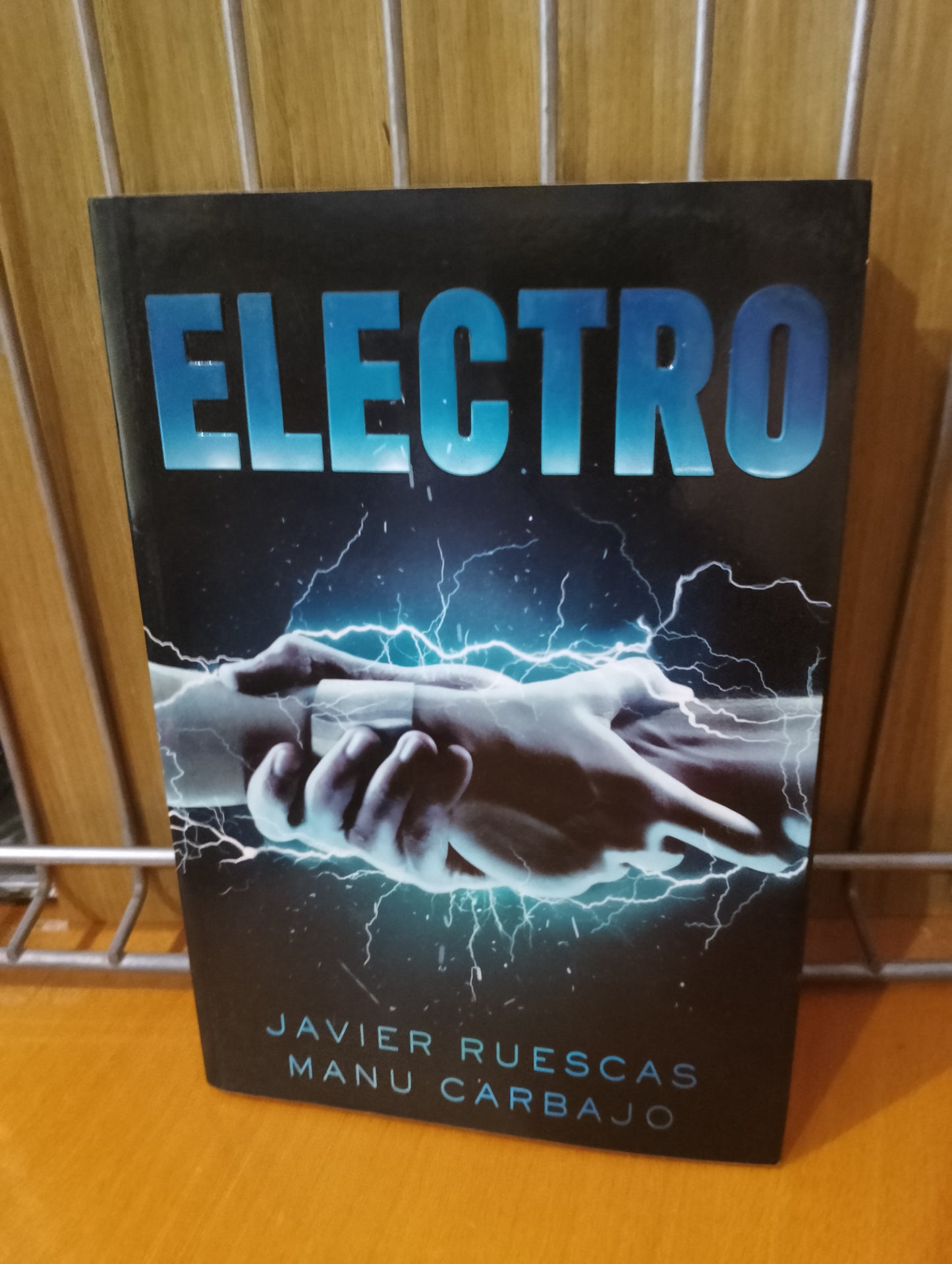 Electro. Javier Ruescas. Manu Carbajo