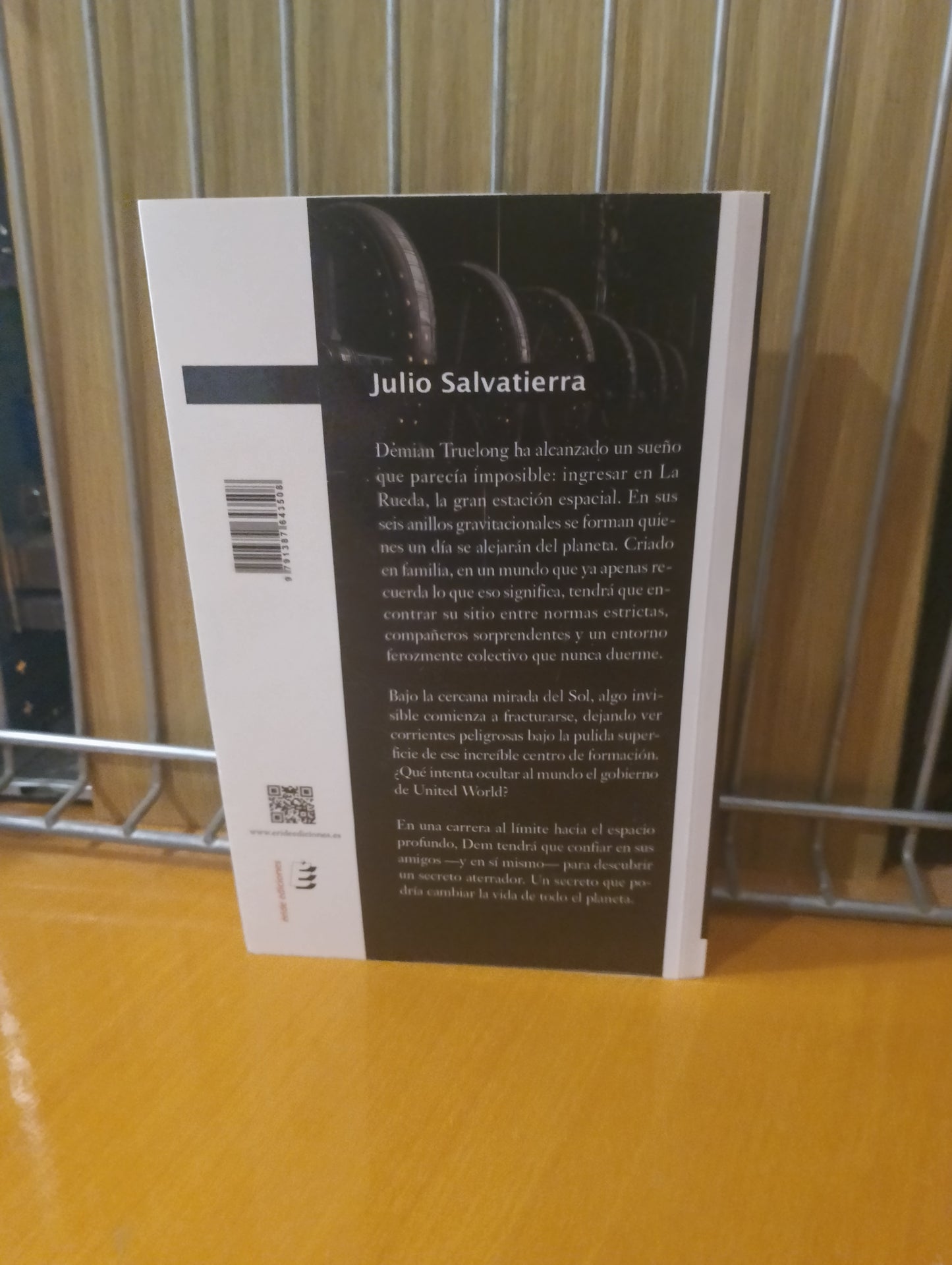 El mundo de las seis ruedas. Julio Salvatierra
