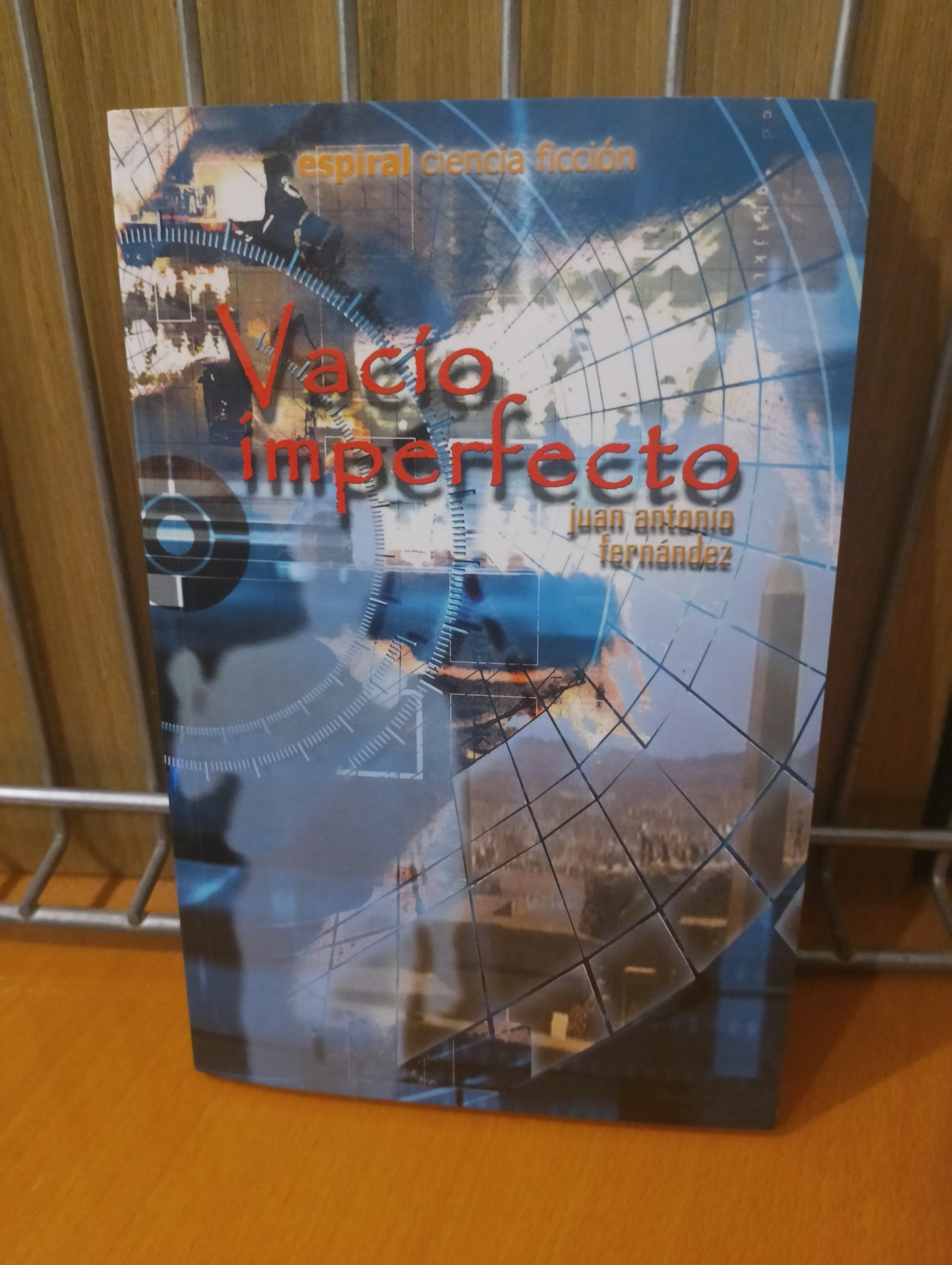 Vacío imperfecto. Juan Antonio Fernández