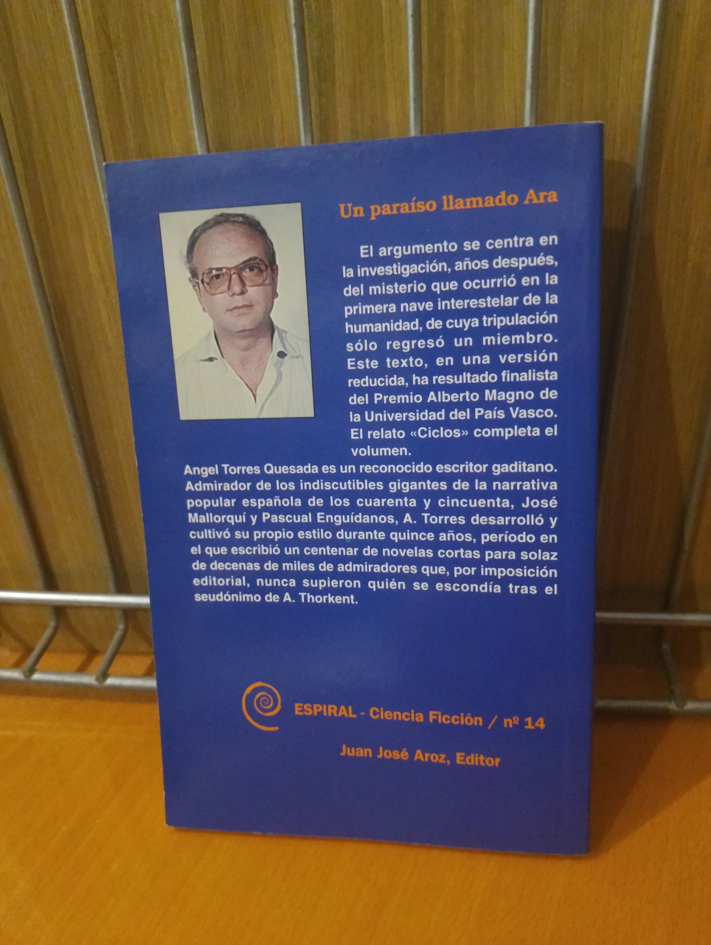 Un paraíso llamado Ara. Ángel Torres Quesada