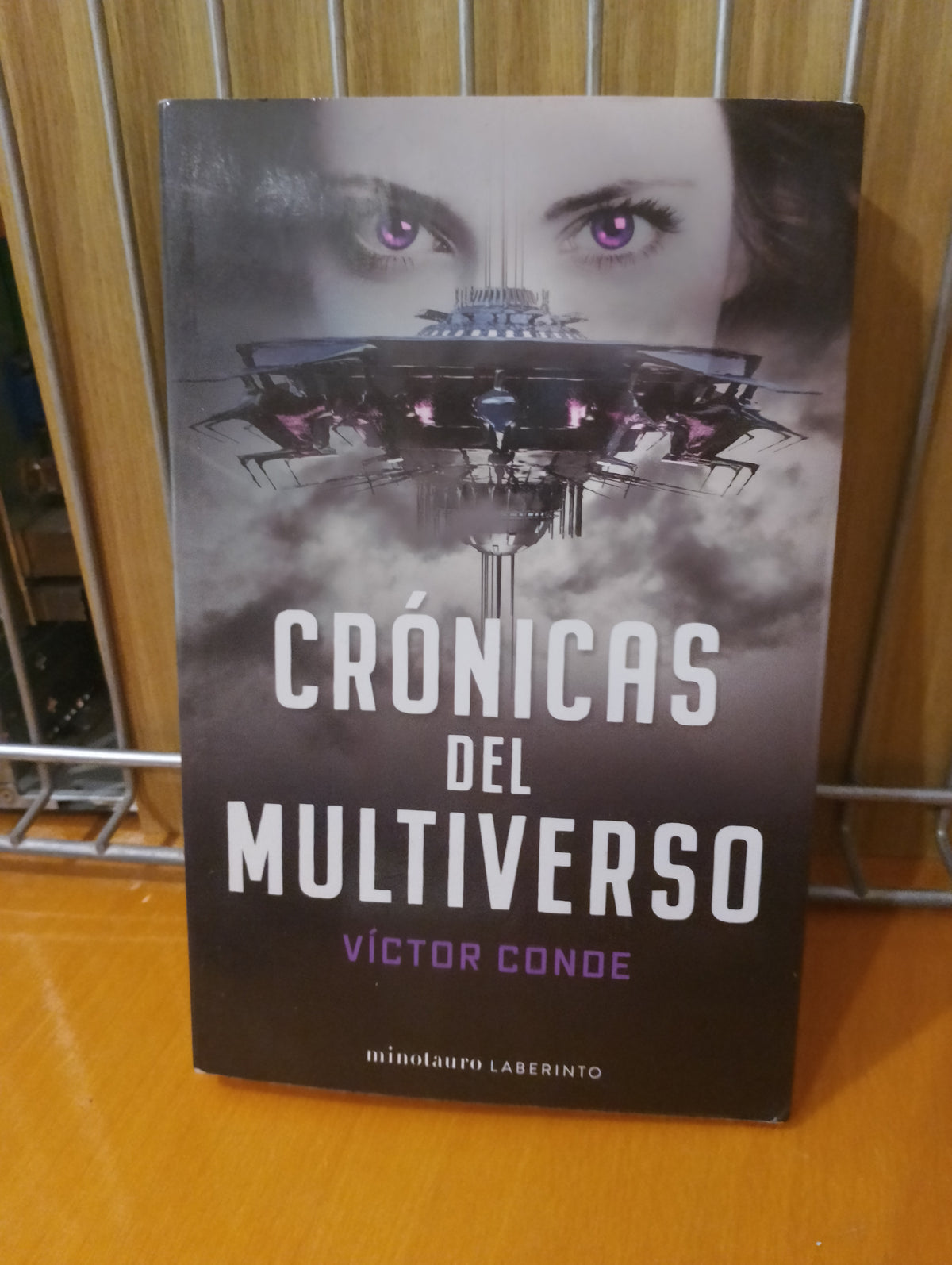 Crónicas del multiverso. Víctor Conde