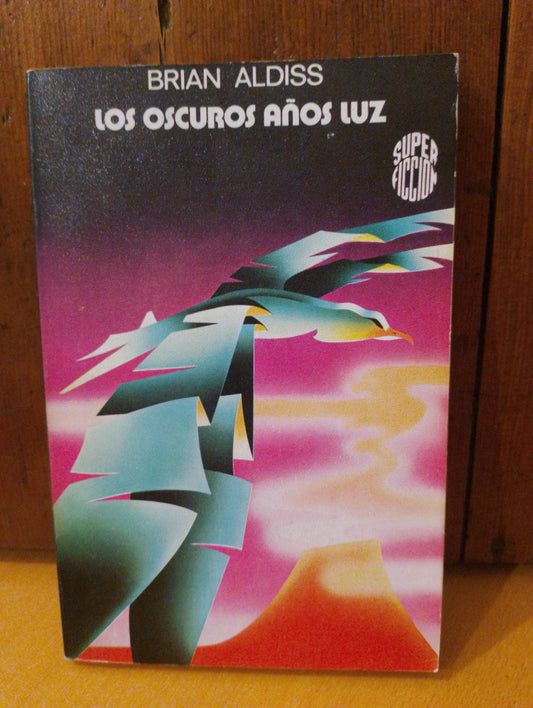 Los oscuros años luz. Brian Aldiss