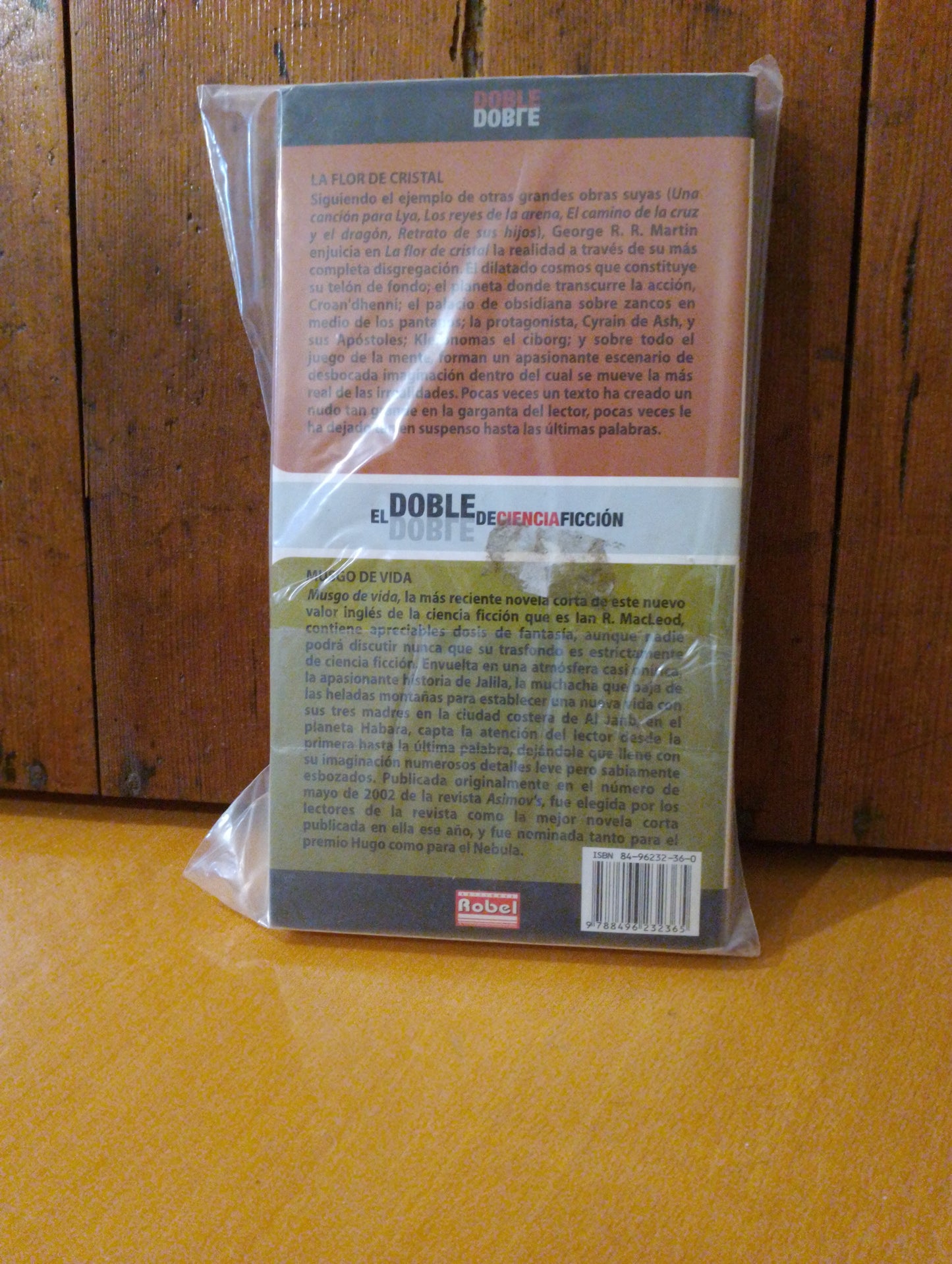 La flor de cristal. George RR Martín. Musgo de vida. Ian R. MacLeod