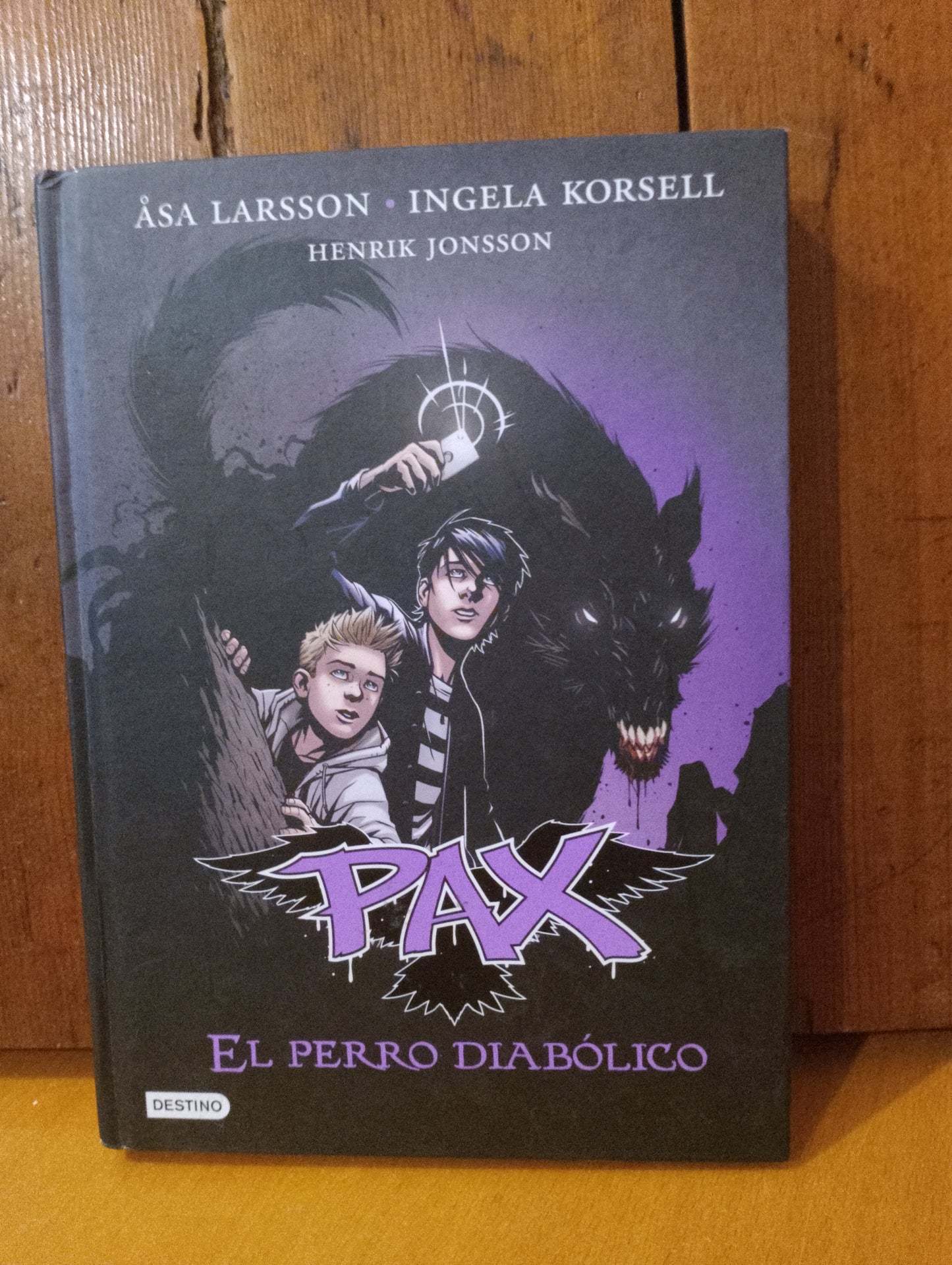 Pax. El perro diabólico. Asa Larson. Ingela Korsell