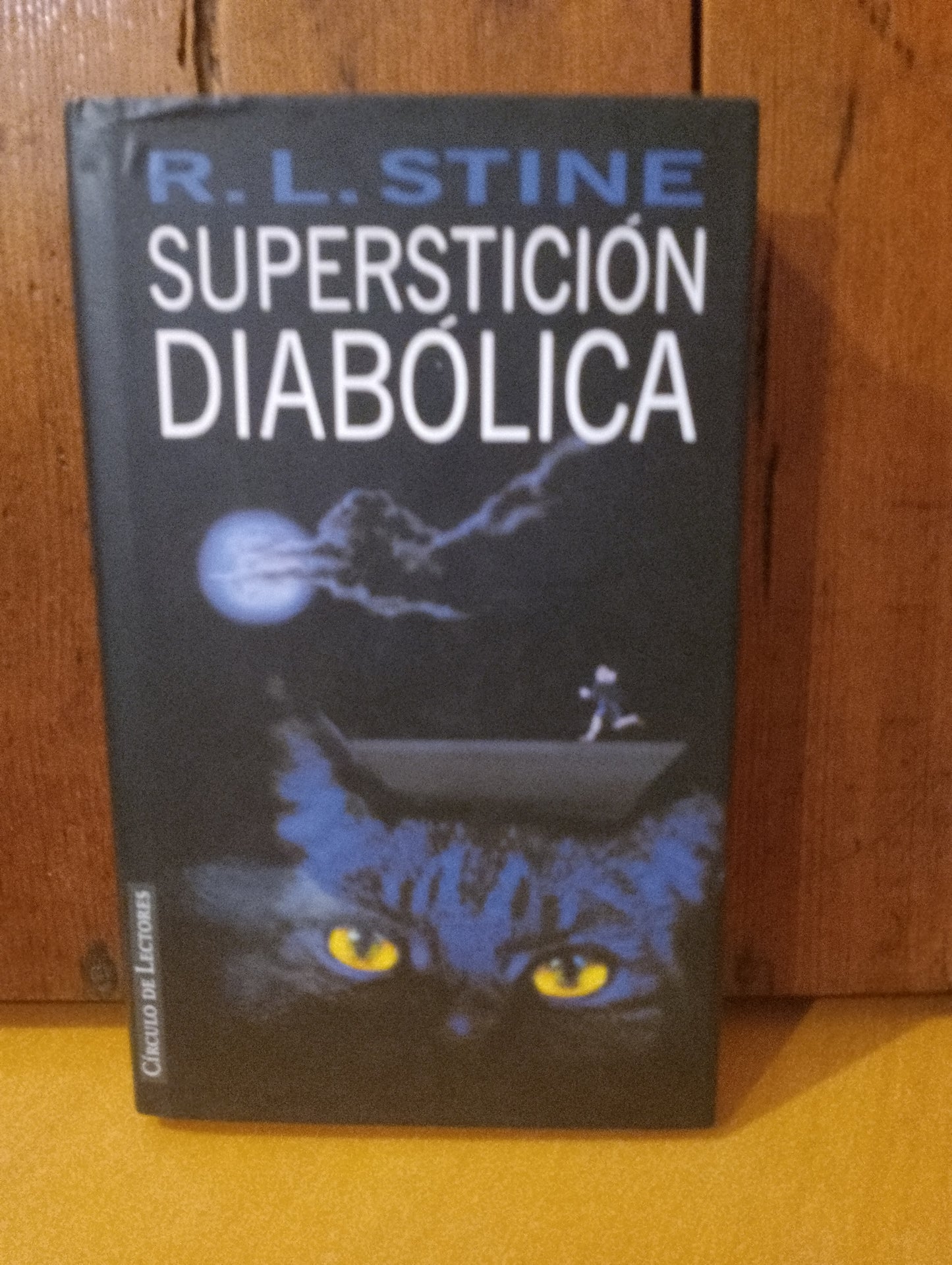 Superstición diabólica. R. L. Stine