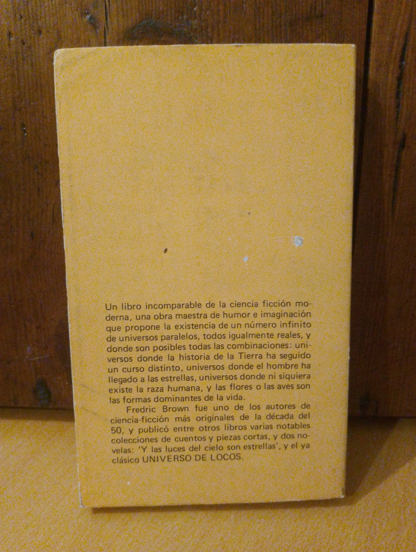 Universo de locos. Fredric Brown