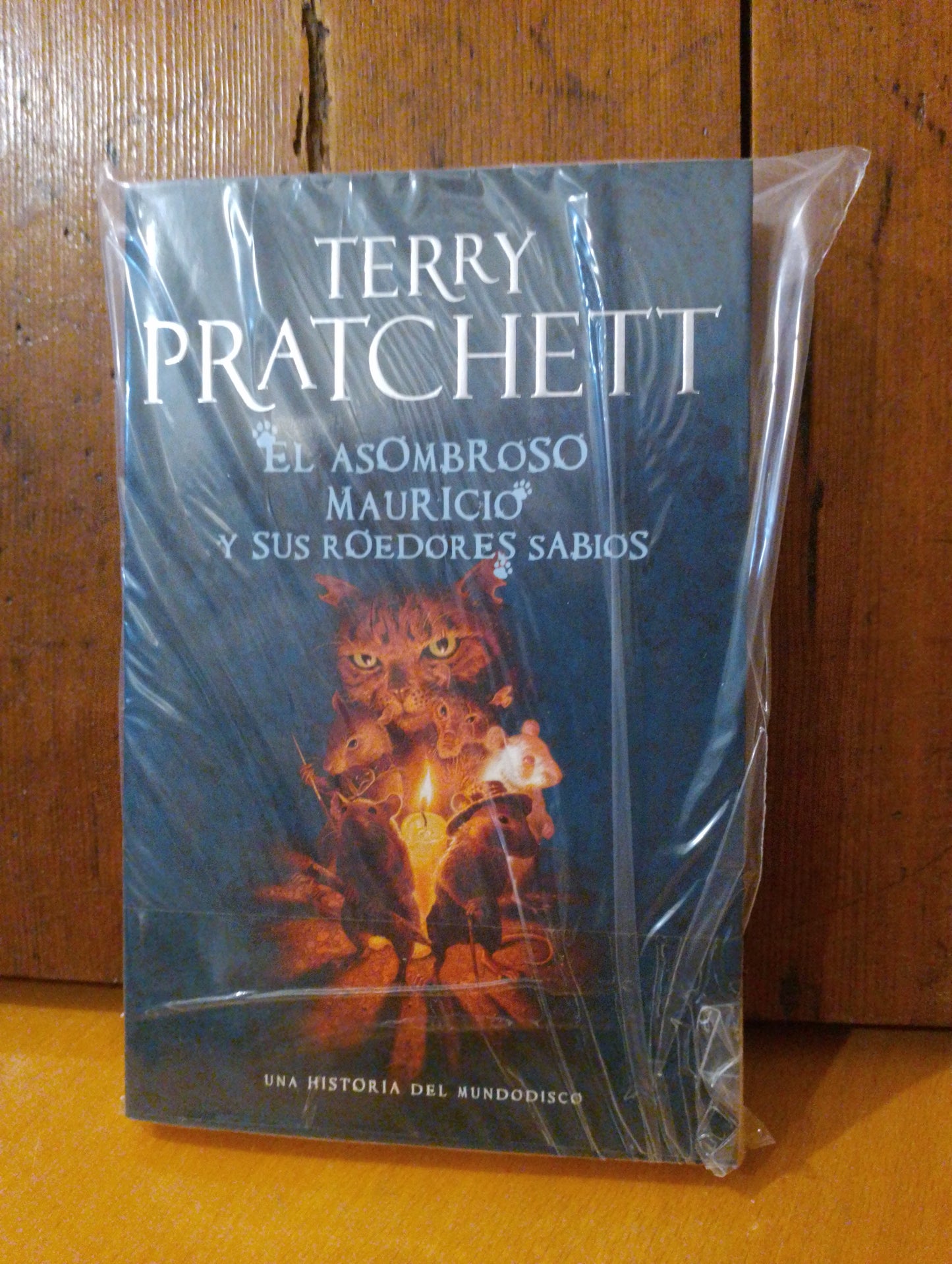 El asombroso Mauricio y sus roedores sabios. Terry Pratchett