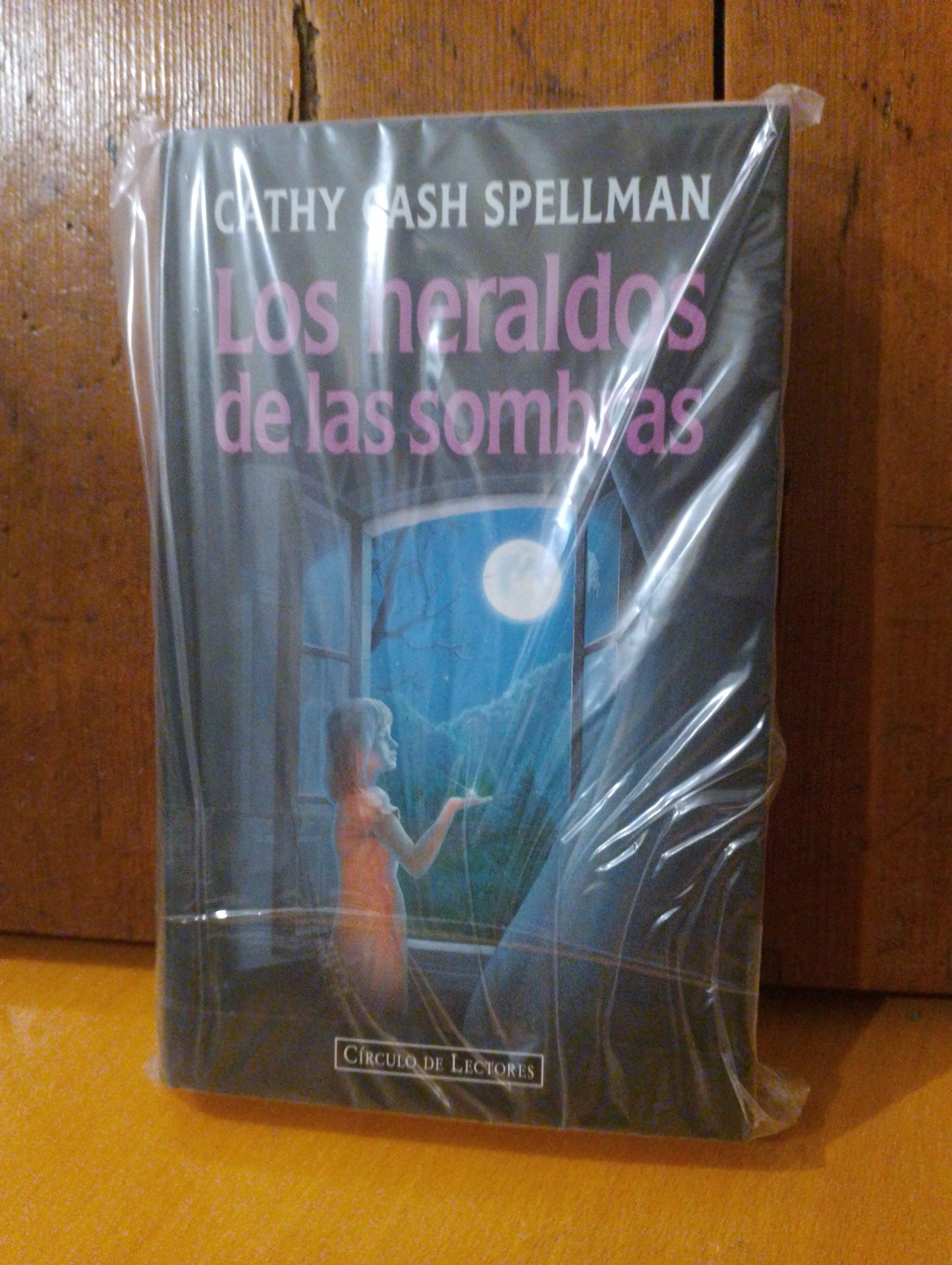 Los heraldos de las sombras. Cathy Cash Spellman
