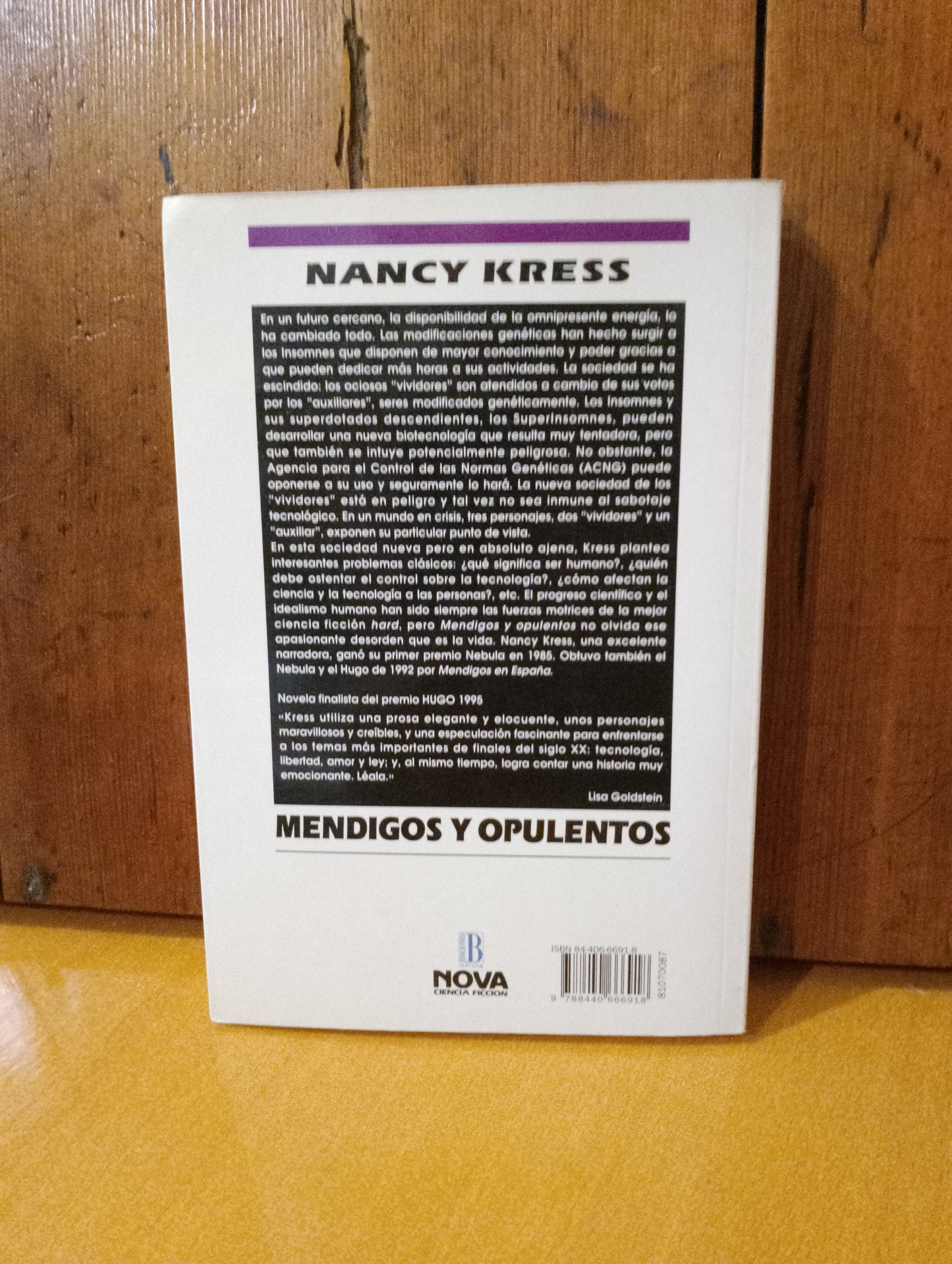 Mendigos y opulentos. Nancy Kress
