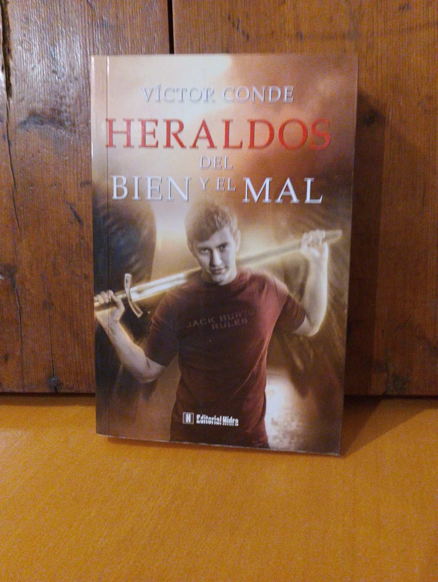 Heraldos del bien y del mal. Víctor Conde