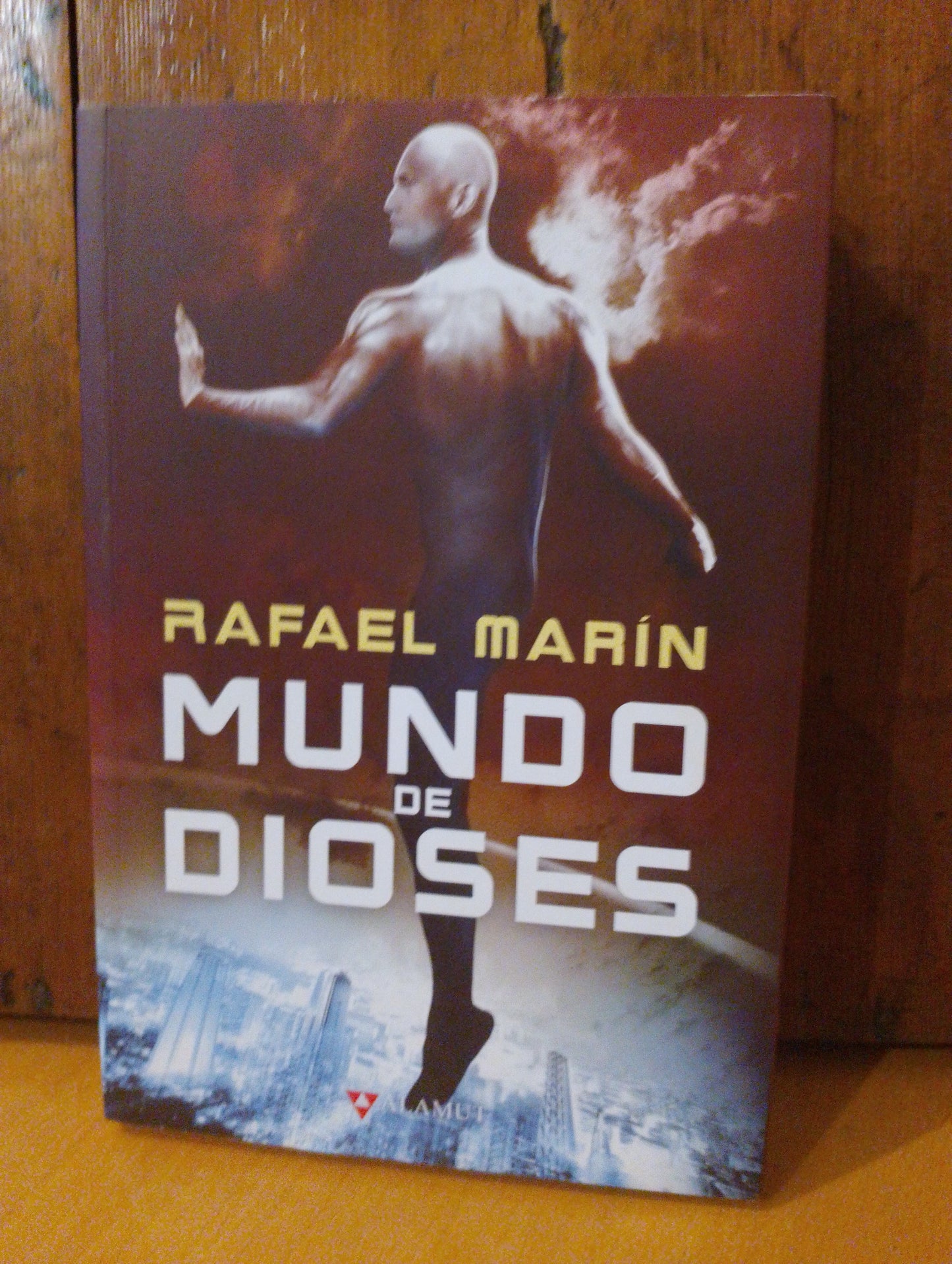 Mundo de dioses. Rafael Marín