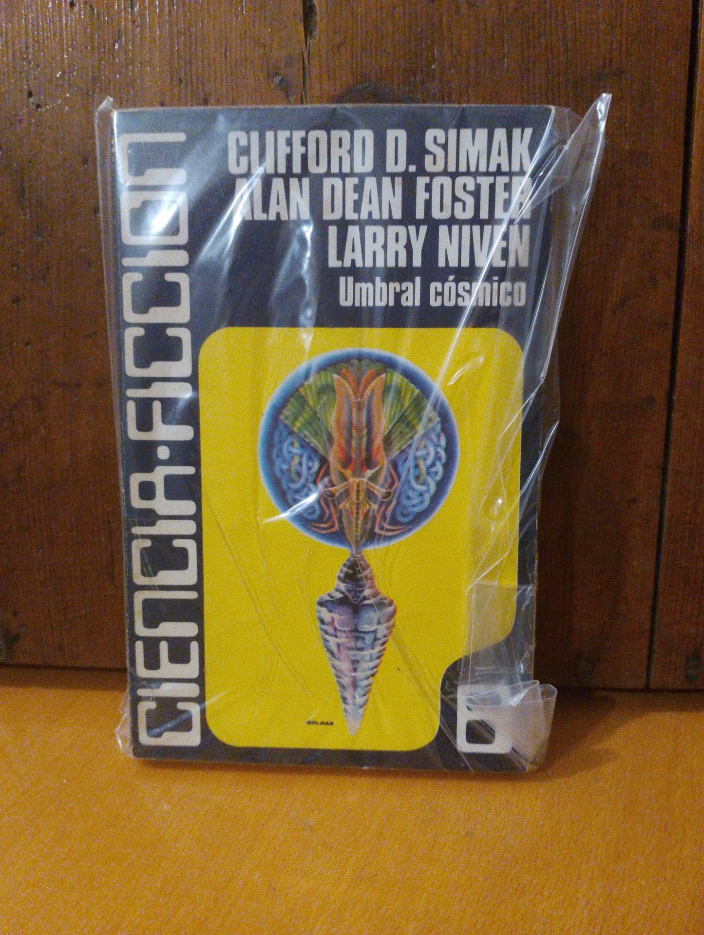 Umbral cósmico. Clifford D Simak. Alan Dean Foster. Larry Niven