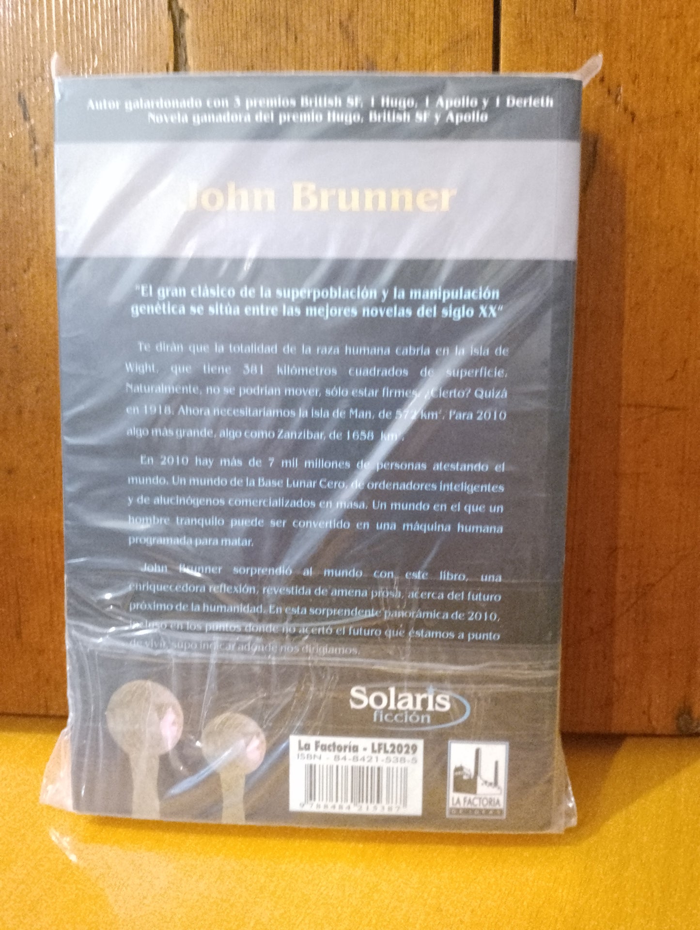 Todos sobre Zanzíbar. John Brunner