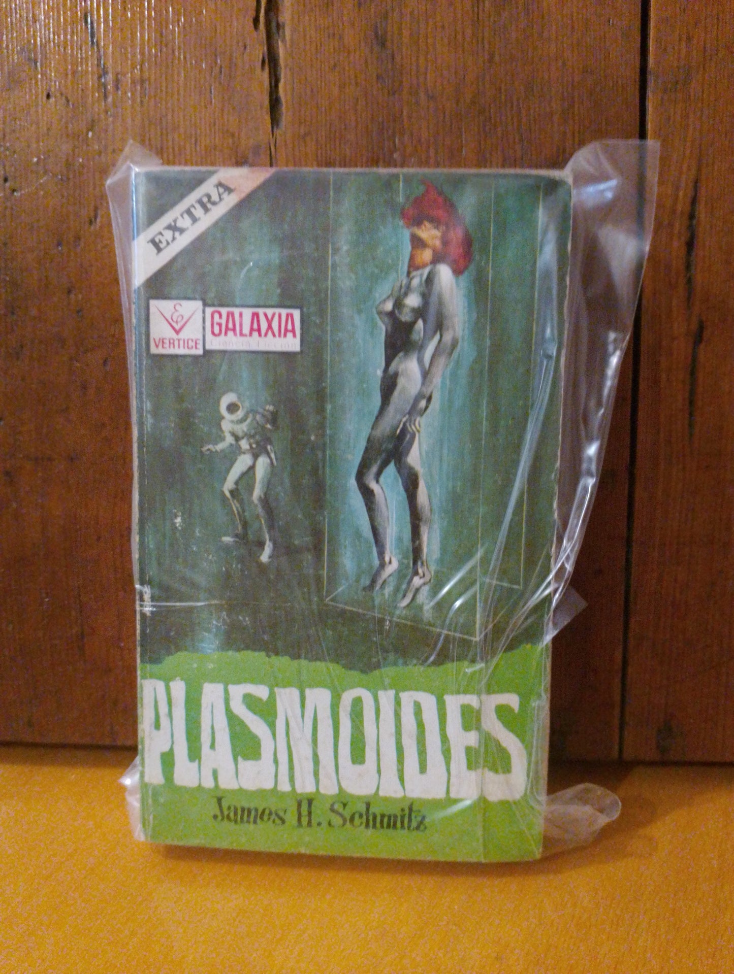 Plasmoides. James H. Schmitz