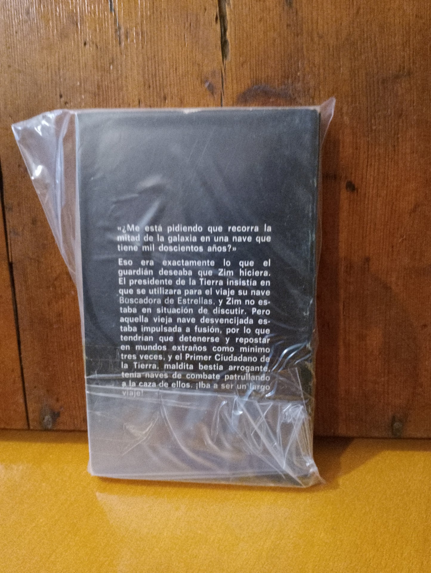 Viaje a un sol olvidado. Donald J Pfeil